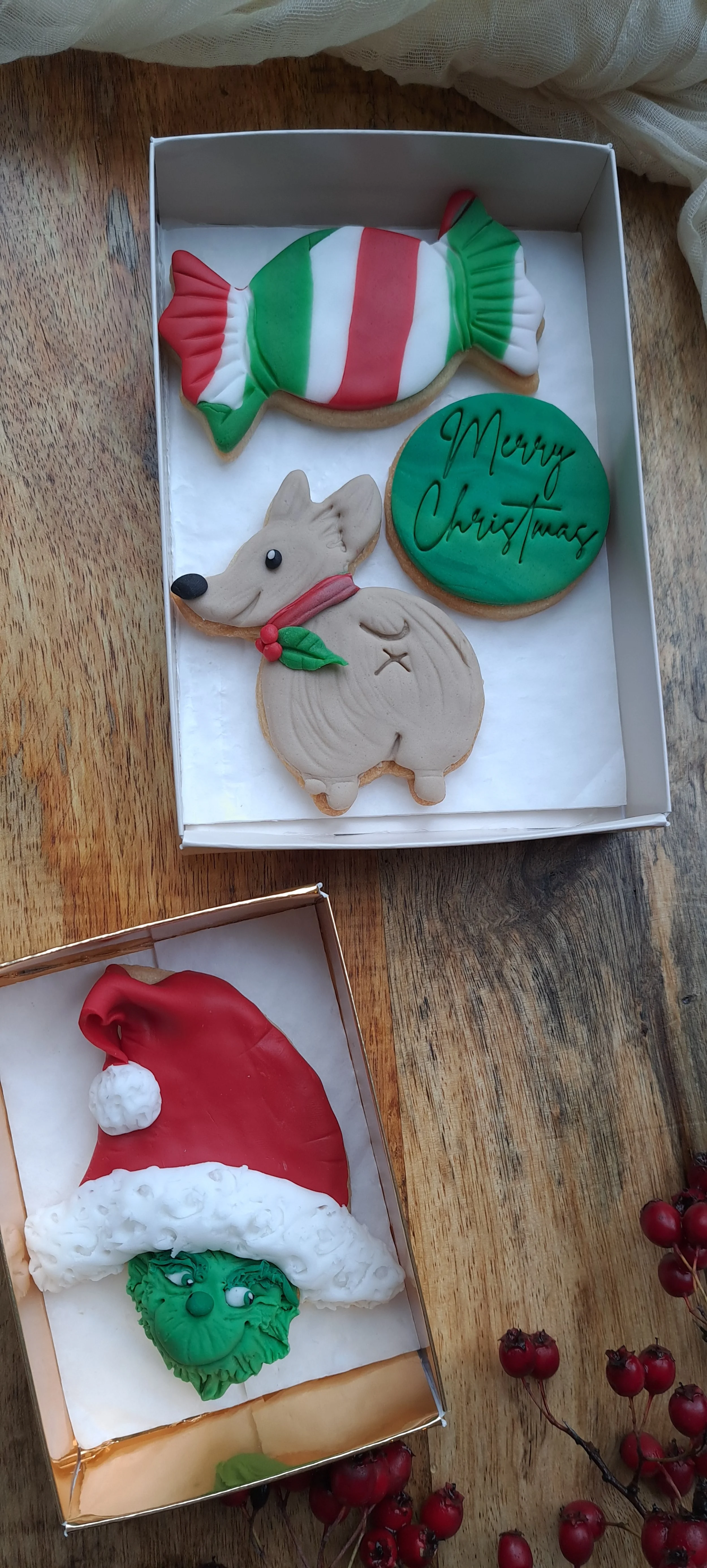 indivual grinch and dog set.jpg