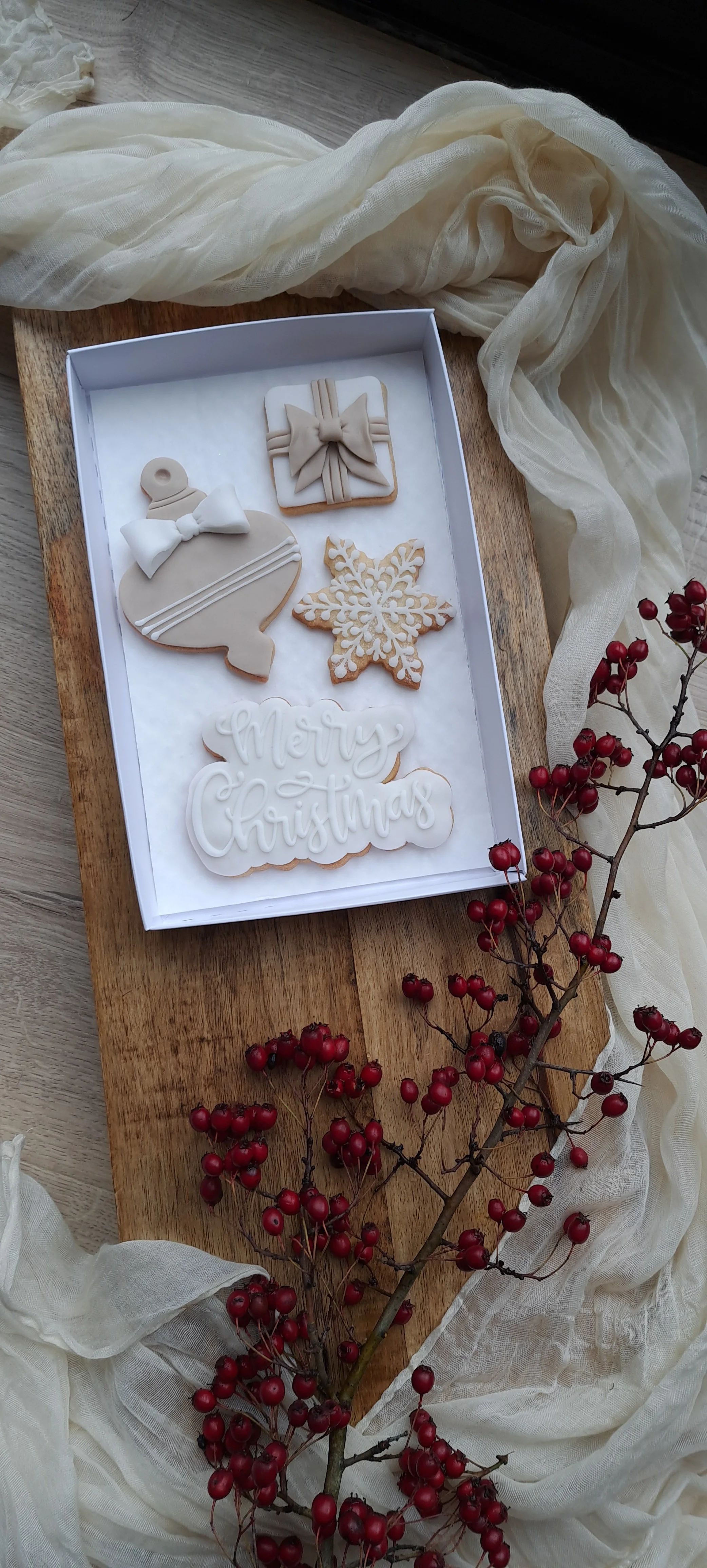 The Winter Chic Luxury Christmas biscuit set