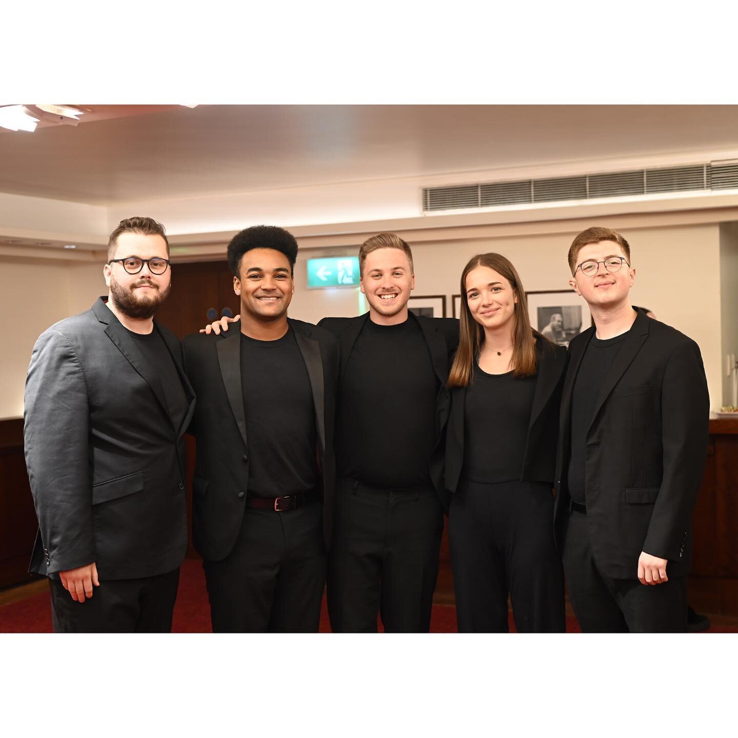 A few 📸 from the @roslarts final last week! An absolute pleasure to be back at the wonderful @wigmore_hall to play a few tunes 🎶

A big shoutout to the fabulous @annemariefederle who is rehearsing and performing with us during July! 📯

Next up, we