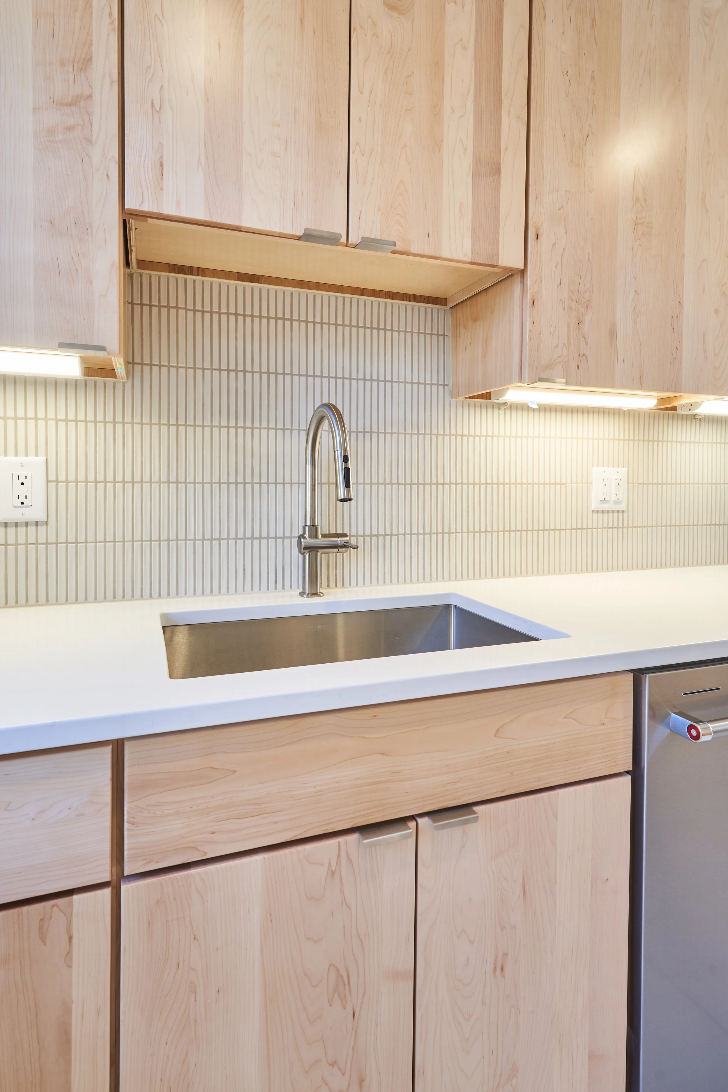 309_E_ALLEN_KITCHEN_NC_635534.jpg