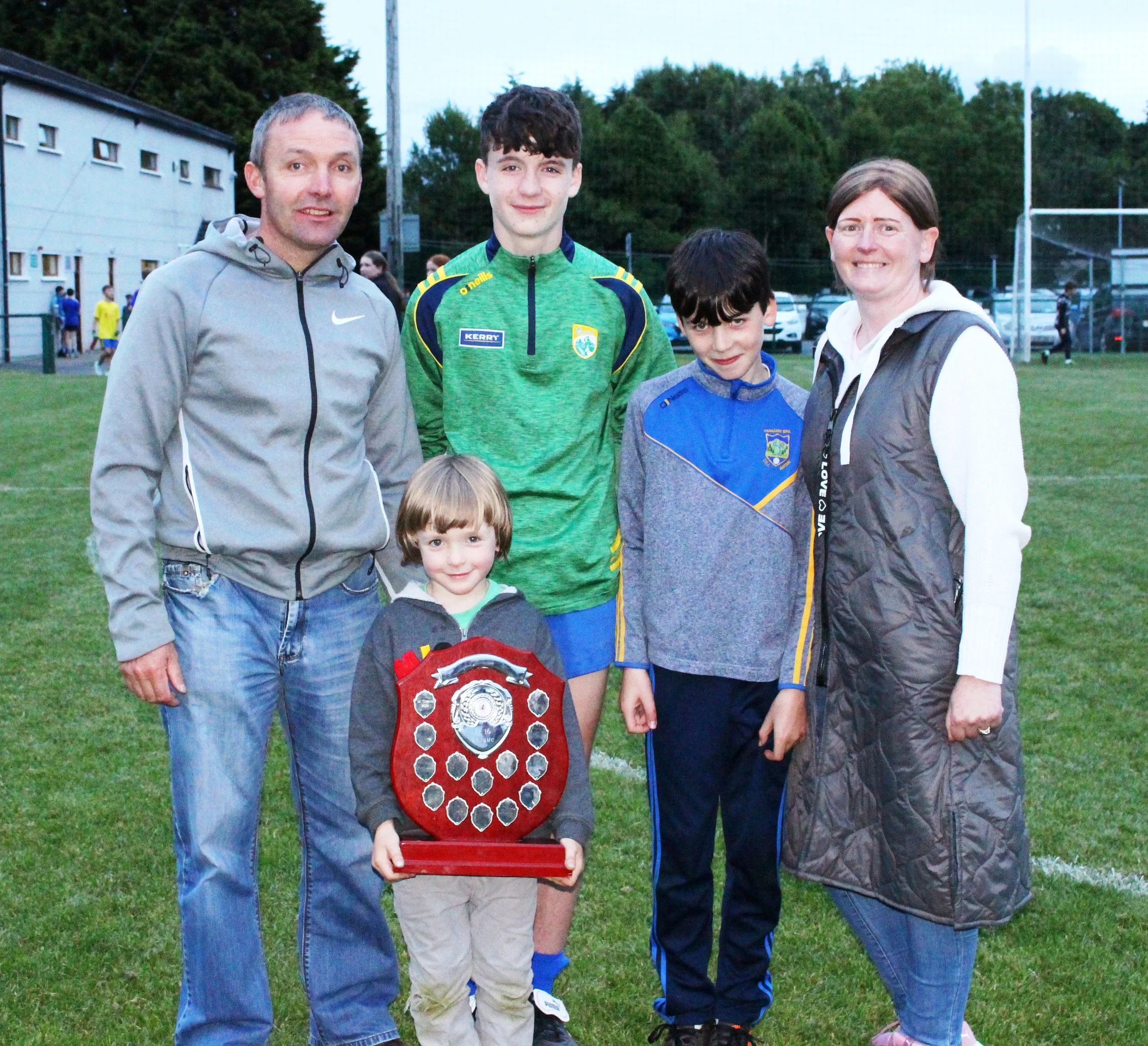 ek the brosnans .JPG