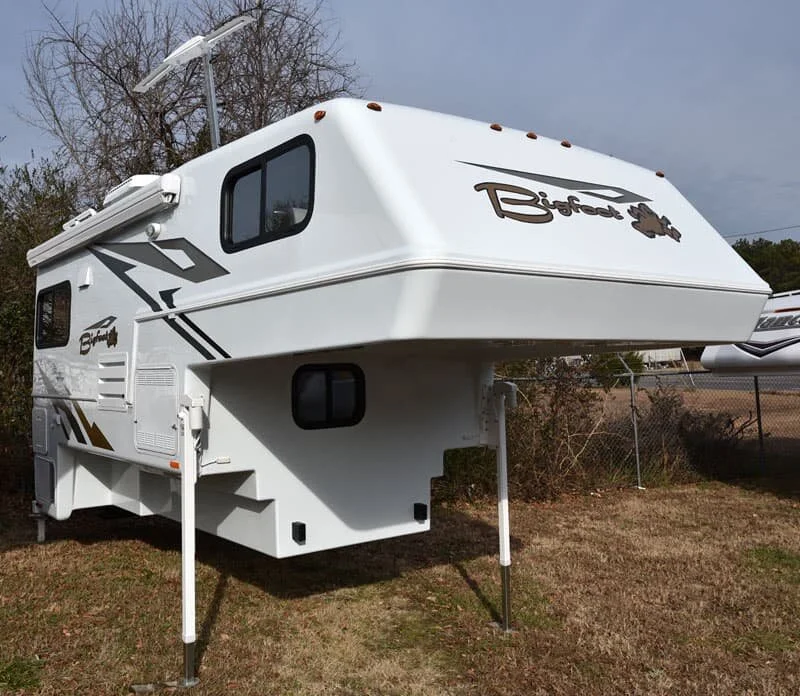 Bigfoot-Camper-Review-C2510-4-Fiberglass.jpg
