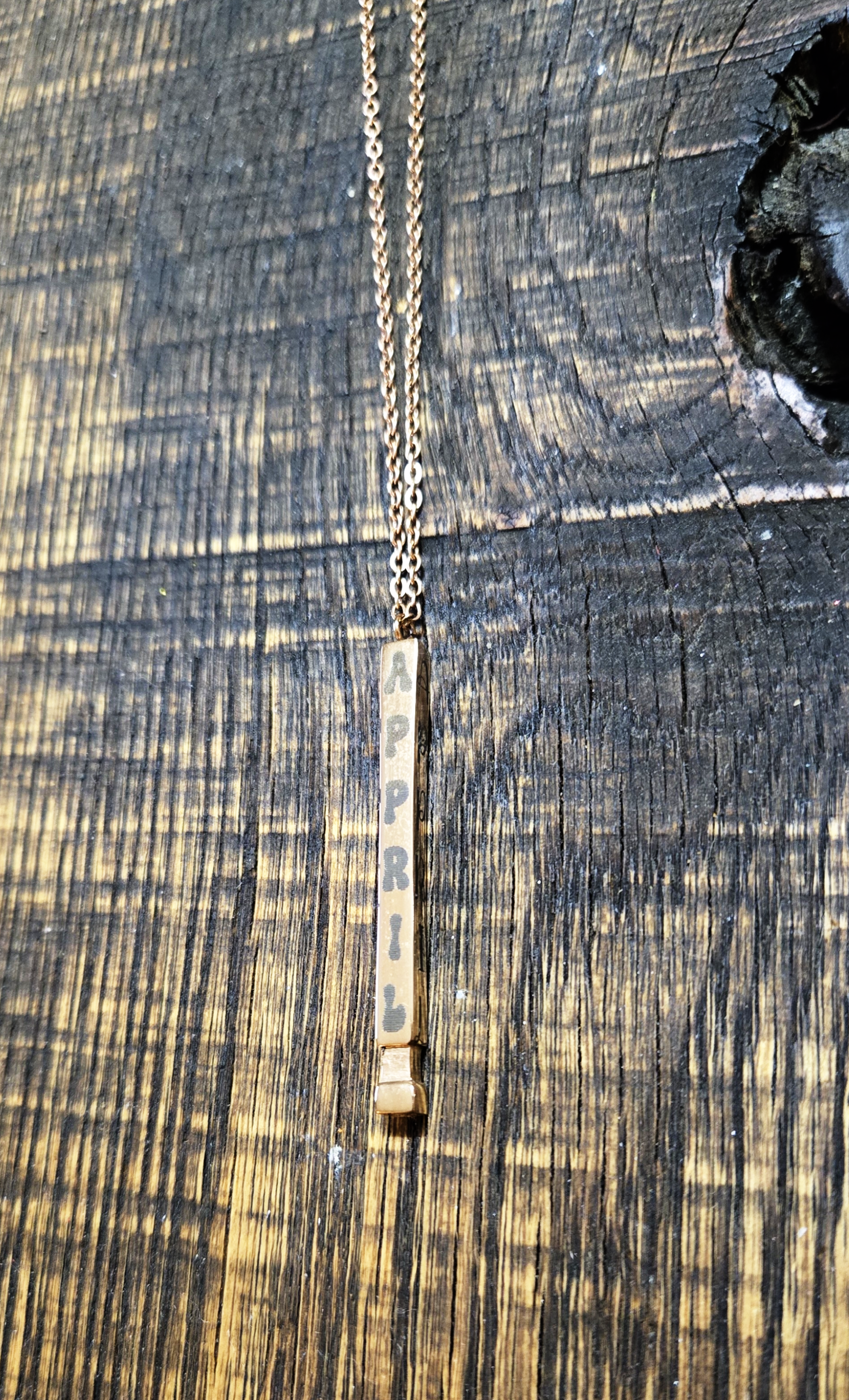 VERTICAL PENDANTS NECKLACES