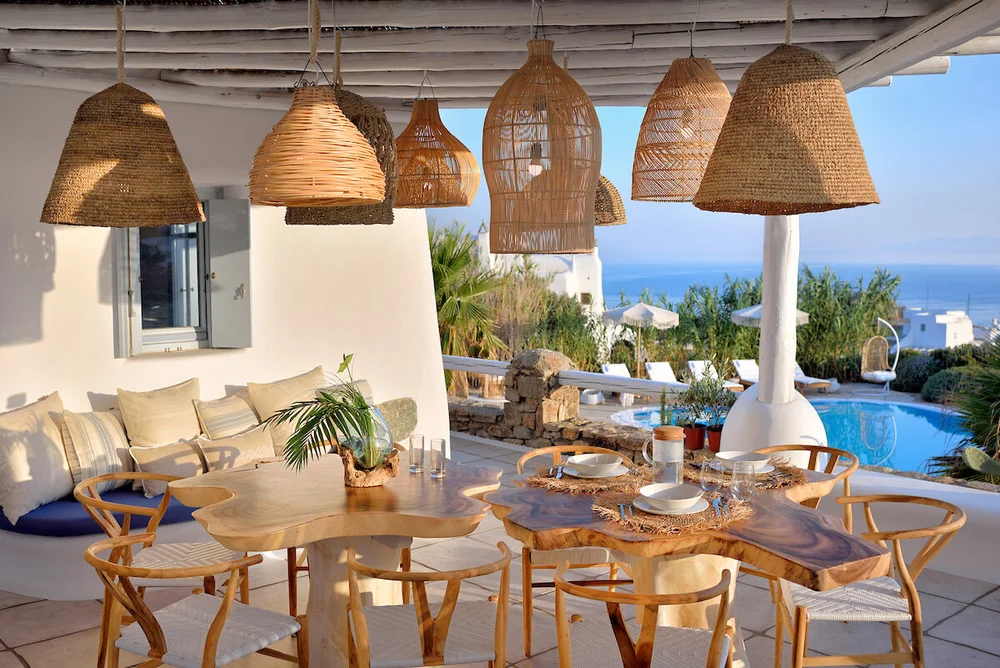 Outdoor dining area at Villa Rea