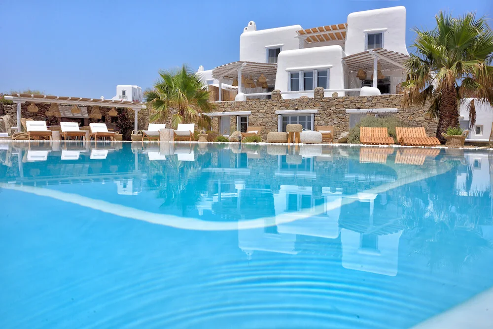 Private pool of Villa Rea with sun loungers