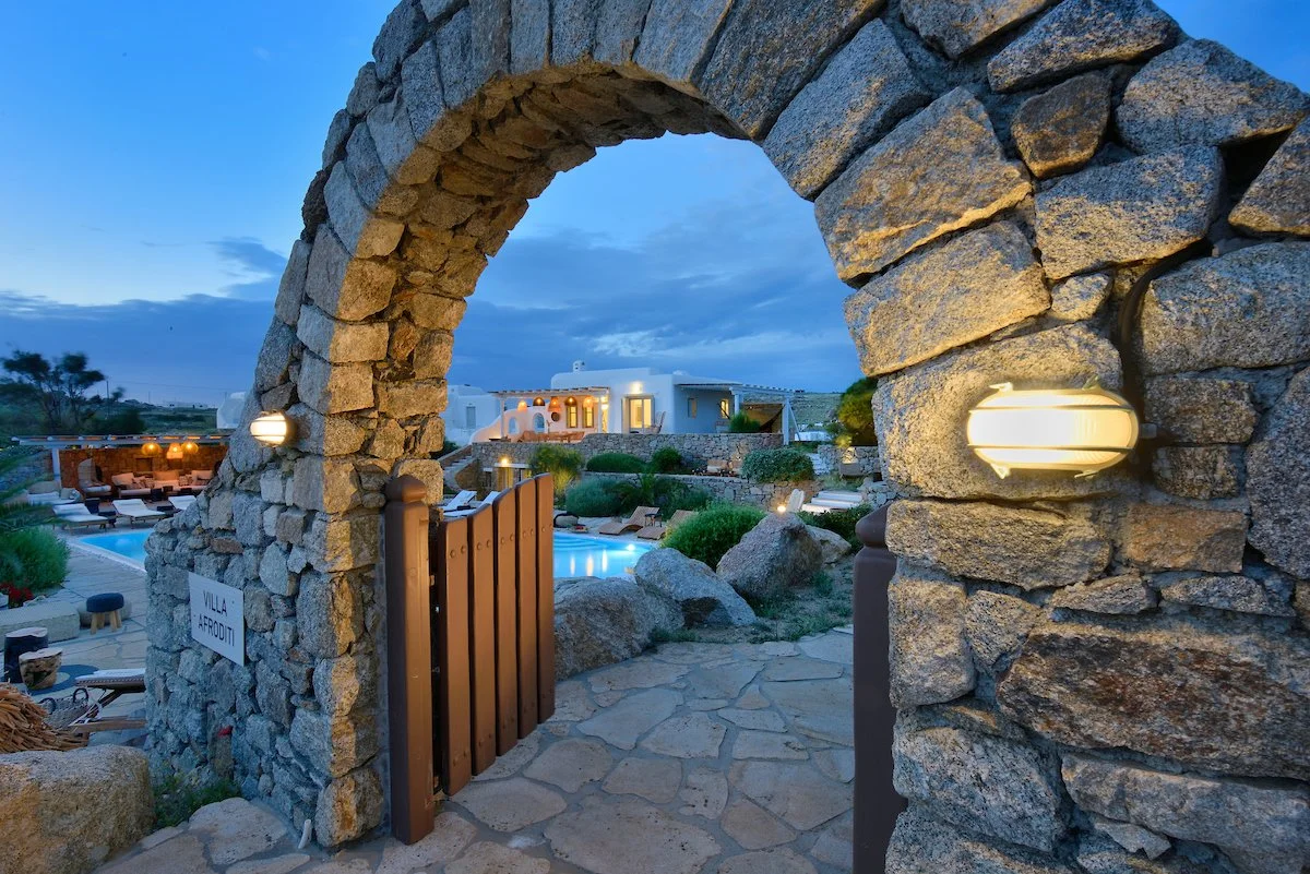 How to choose your villas in Mykonos...