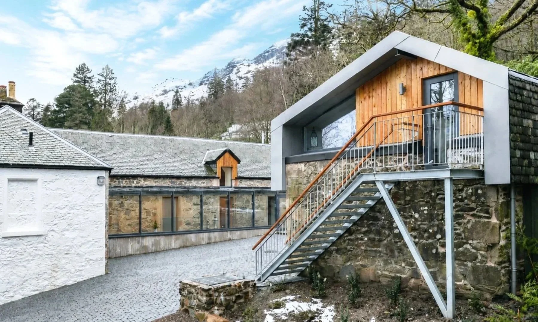 B listed lodge loch lomnd AXN Architecture Modern steel stair and glass link builidng