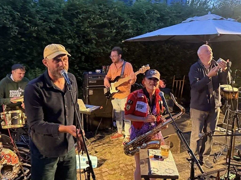 Vi &auml;lskar att spela tillsammans &hearts;️🤷🏻&zwj;♀️🎺🎷🥁&Auml;ven med dig 😃 Stockholm 31. Juli om du &auml;r d&auml;r 🙌🏽