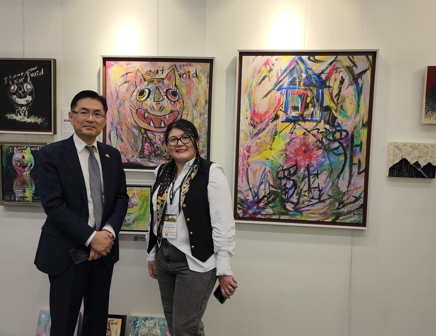 Ambassador of South Korea Mr. Jeong&rsquo;s visit of Esther Gallery&rsquo;s booth during @artankara fair // G&uuml;ney Kore B&uuml;y&uuml;kel&ccedil;isi Mr. Jeong&rsquo;un ziyareti @artankara fair @esther_gallery2 

#artankara #koreb&uuml;y&uuml;kel&