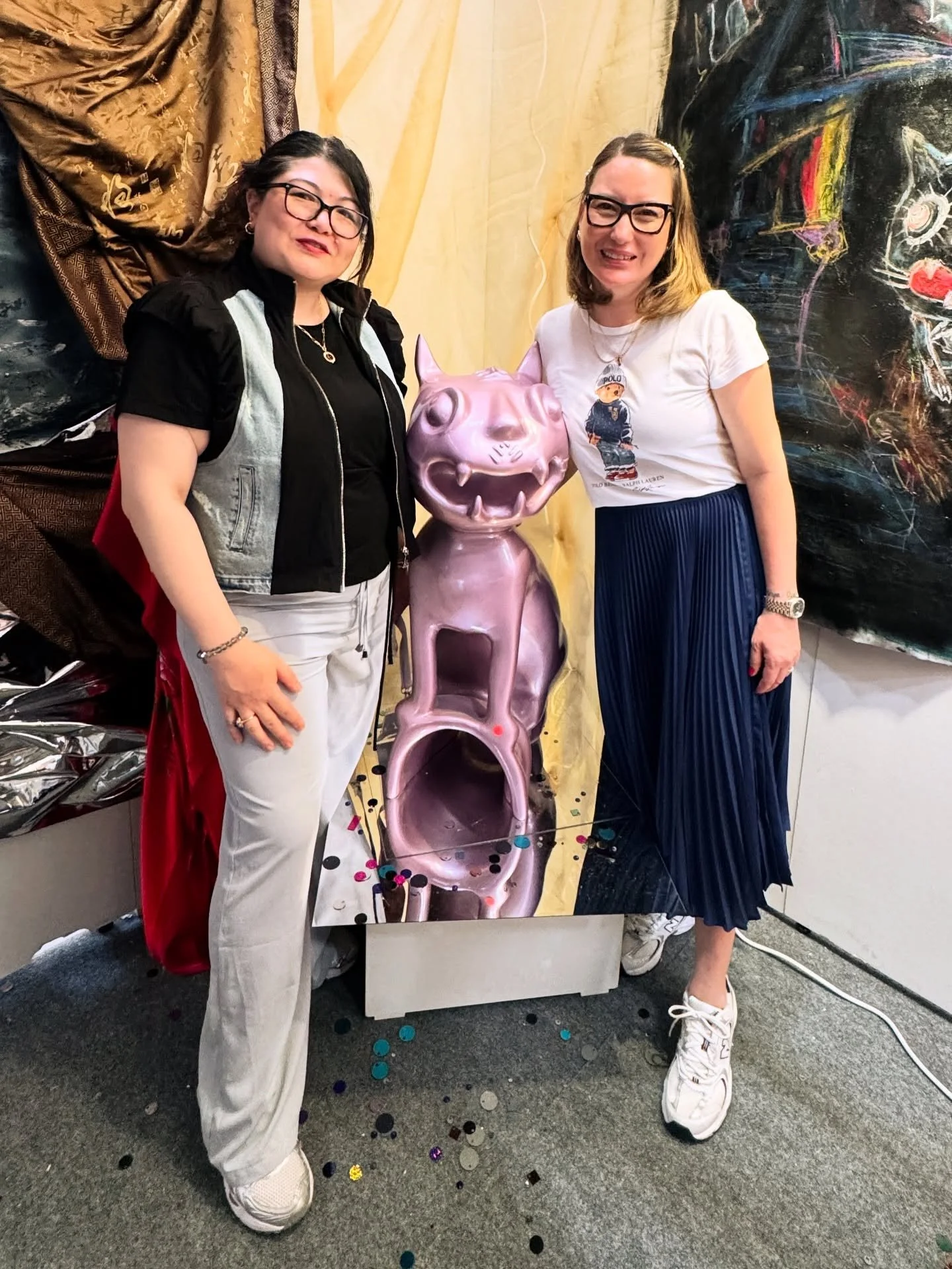 ENG👇🏻 | ArtContact İstanbul&rsquo;da Hiromita heykel ve resimleri yeni yuvalarını buldu&mdash;her bir an, kalpten gelen bir karşılaşmanın izini taşıyor. 💜🌊
😺 Hiromita&rsquo;ya kalplerinizi a&ccedil;tığınız i&ccedil;in teşekk&uuml;r ederim. 🙏🏻
