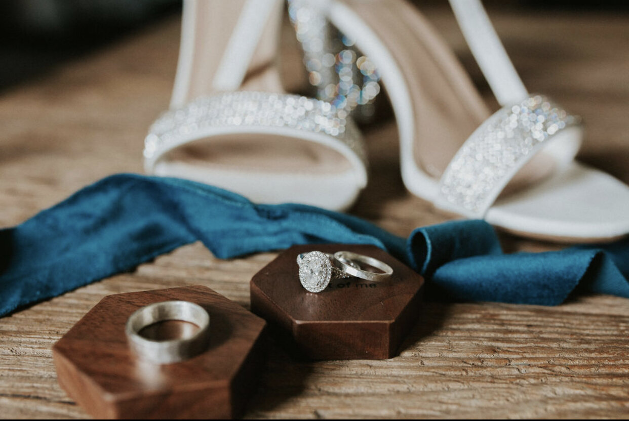 Oakland-farm-wedding-wedding-rings.PNG