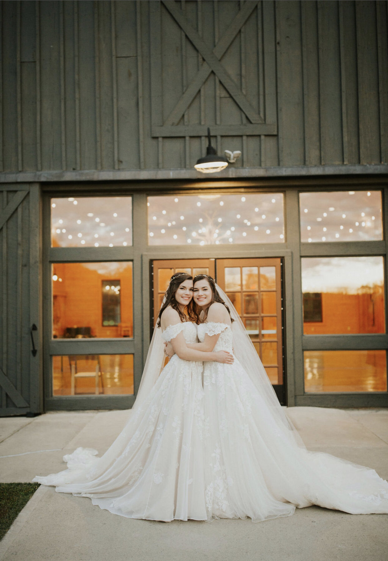 twin sister brides at Oakland Farm double wedding