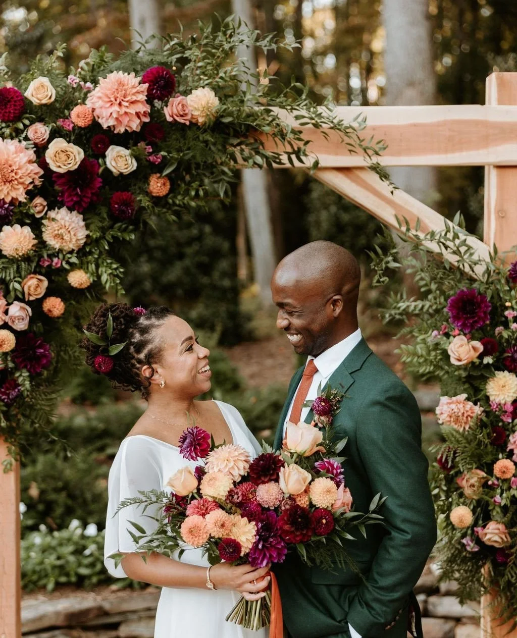 Happy Anniversary (+1 day!) to this gorgeous pair! We loved celebrating you, Aleah and Dalton ❣️⁠
⁠
&bull;⁠
&bull;⁠
&bull;⁠
⁠
Planning &bull; yours truly @somethingfabulousweddings ⁠
Venue &bull; @baldwinfarms⁠
Photographer &bull; @christianreyesphot