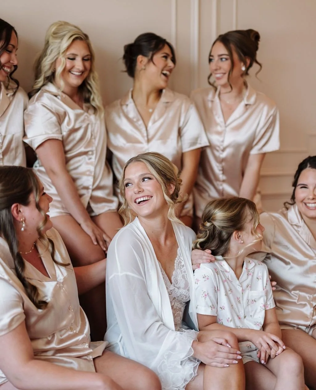 Are you looking for a hair and make up artist? Look no further than @winkhairandmakeup ❣️⁠
⁠
&bull;⁠
&bull;⁠
&bull;⁠
⁠
Planning &bull; yours truly @somethingfabulousweddings ⁠
Venue &amp; Bar &bull; @donovanmanor⁠
Photographer &bull; @daisephotograph