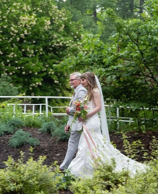 The moments before Walk down the Aisle Wednesday⁠
⁠
&bull;⁠
&bull;⁠
&bull;⁠
⁠
Planning &bull; yours truly @somethingfabulousweddings ⁠
Venue &bull; @museumoflifeandscience⁠
Photographer &bull; @davidvictorphotography⁠
Flowers &bull; @xelaflorals⁠
DJ 