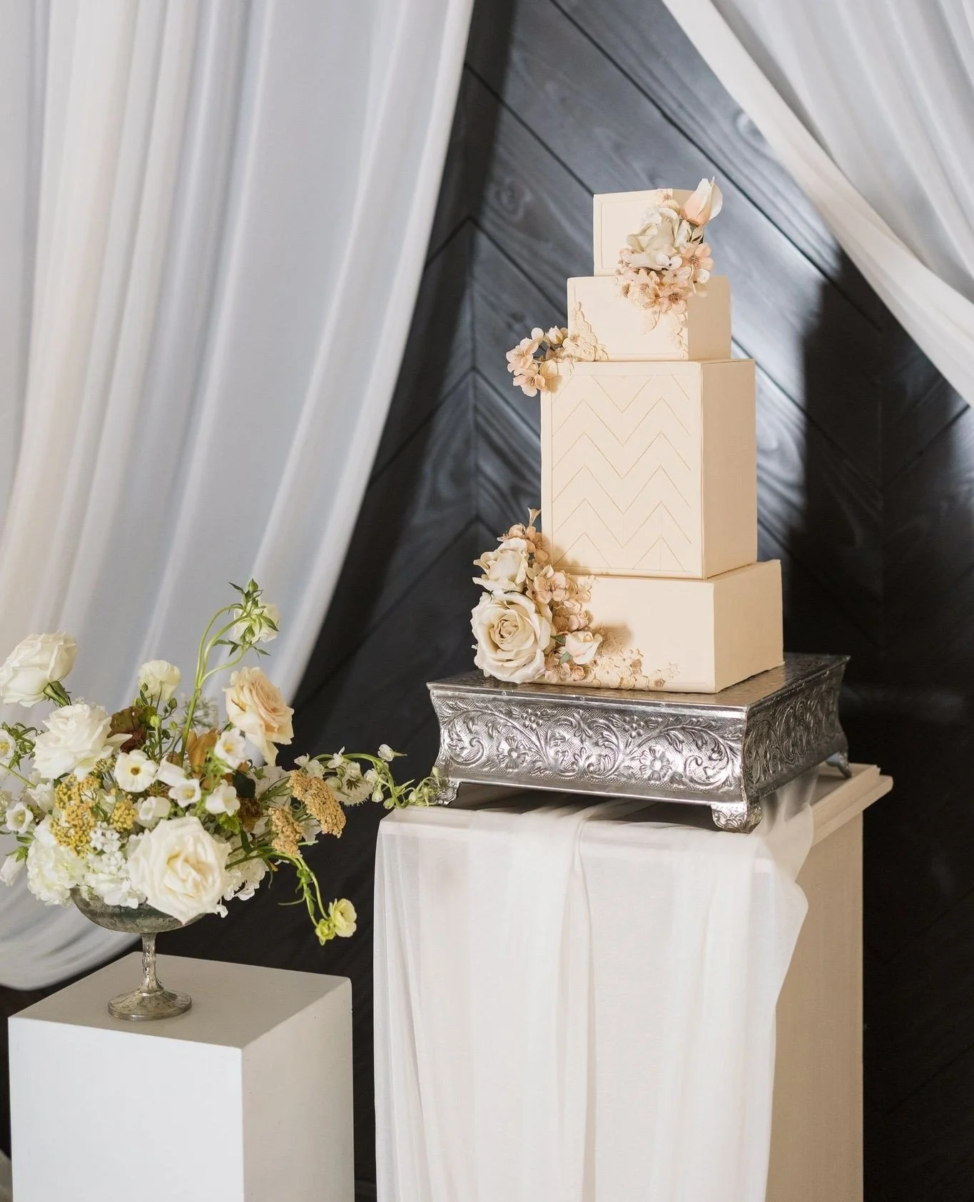 What flavor will your wedding cake be? Check out S. Richardson cakes for sweet, spice and everything nice! ⁠
⁠
&bull;⁠
&bull;⁠
&bull;⁠
⁠
Planning &bull; yours truly @somethingfabulousweddings ⁠
Venue &amp; Draping &bull; @traine_at_seaboard⁠
Photogra