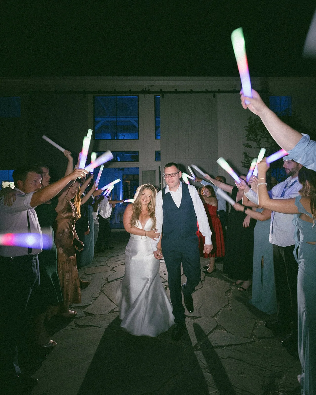 Walking into a holiday weekend be like...⁠
⁠
&bull;⁠
&bull;⁠
&bull;⁠
⁠
Planning &bull; yours truly @somethingfabulousweddings ⁠
Venue &amp; Bar &bull; @carolinagroveweddings⁠
Photographer &bull; @raquelbaxleyphoto⁠
Flowers &bull; @lilacfloraldecor⁠
D