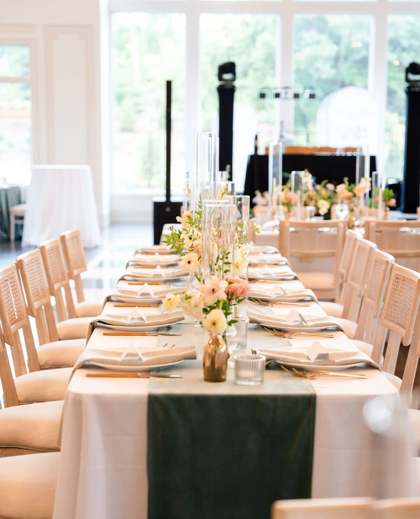 Happy Thanksgiving! Who will you be sitting around a table with today?⁠
⁠
&bull;⁠
&bull;⁠
&bull;⁠
⁠
Planning &bull; yours truly @somethingfabulousweddings ⁠
Venue &bull; @donovanmanor⁠
Photographer &amp; Video &bull; @optikool.illusions⁠
DJ &bull; @d