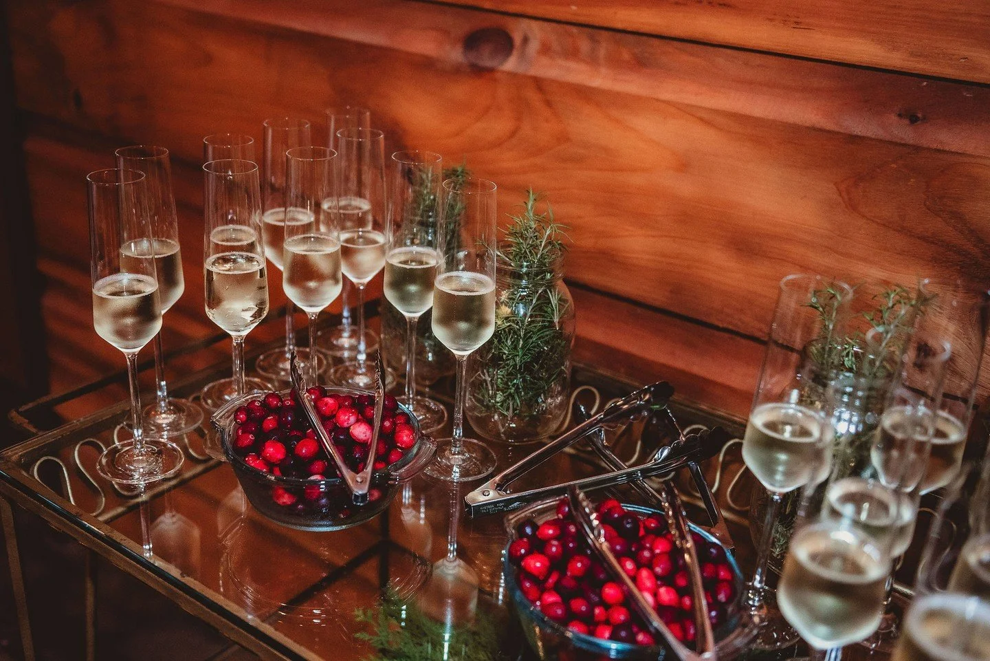 What's your favorite holiday treat? 🥂⁠
⁠
&bull;⁠
&bull;⁠
&bull;⁠
⁠
Planning &bull; yours truly @somethingfabulousweddings ⁠
Venue/bar &bull; @pavilion_at_carriage_farm⁠
Photographer &bull; @rosetrailimages⁠
Flowers &bull; @teacupfloral⁠
Music &bull;