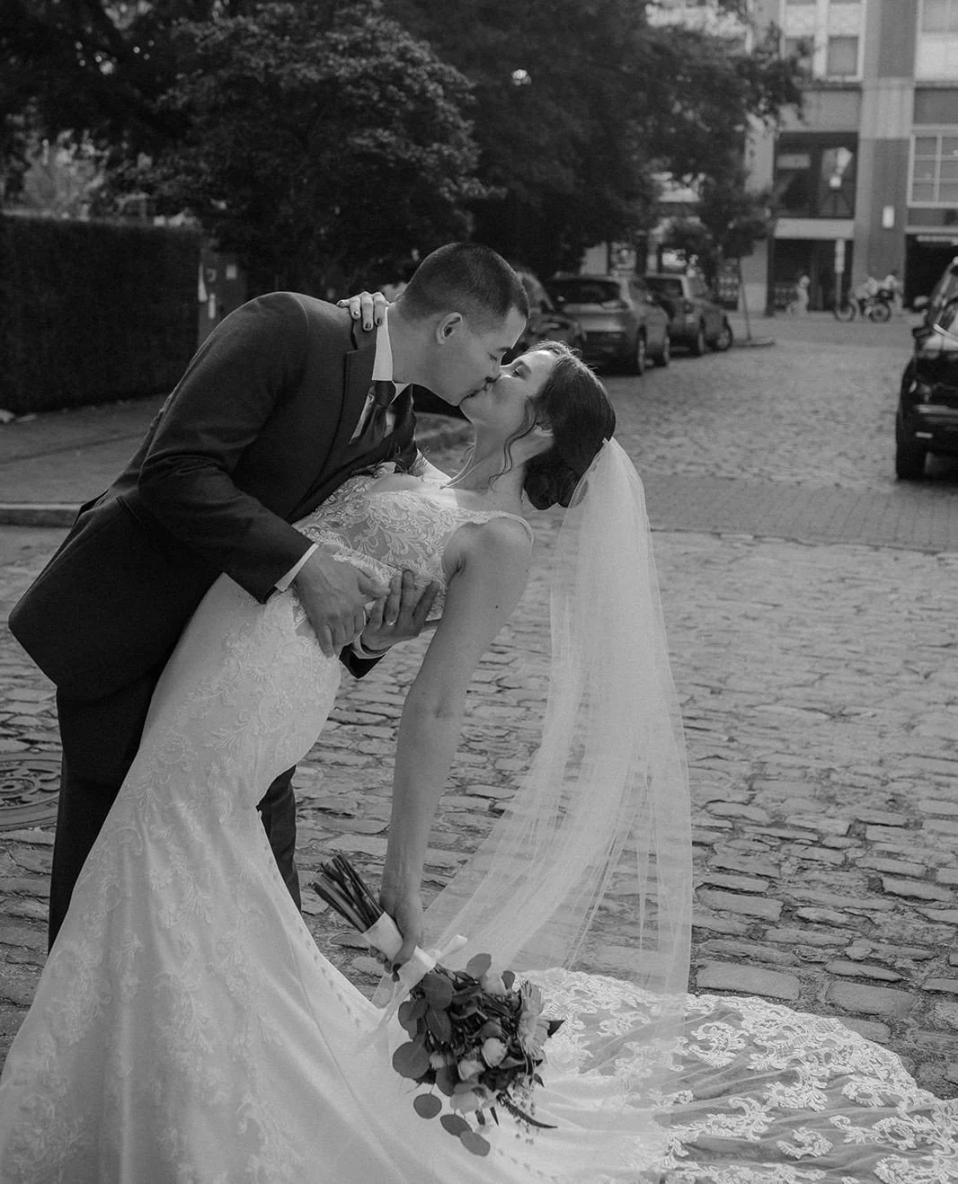 Our book club pick for January is &quot;Holiday Romance&quot; by Catherine Walsh. What's your holiday read? 📚️⁠
⁠
&bull;⁠
&bull;⁠
&bull;⁠
⁠
Planning &bull; yours truly @somethingfabulousweddings ⁠
Venue, Catering &amp; Bar &bull; @thegroveatcitymark