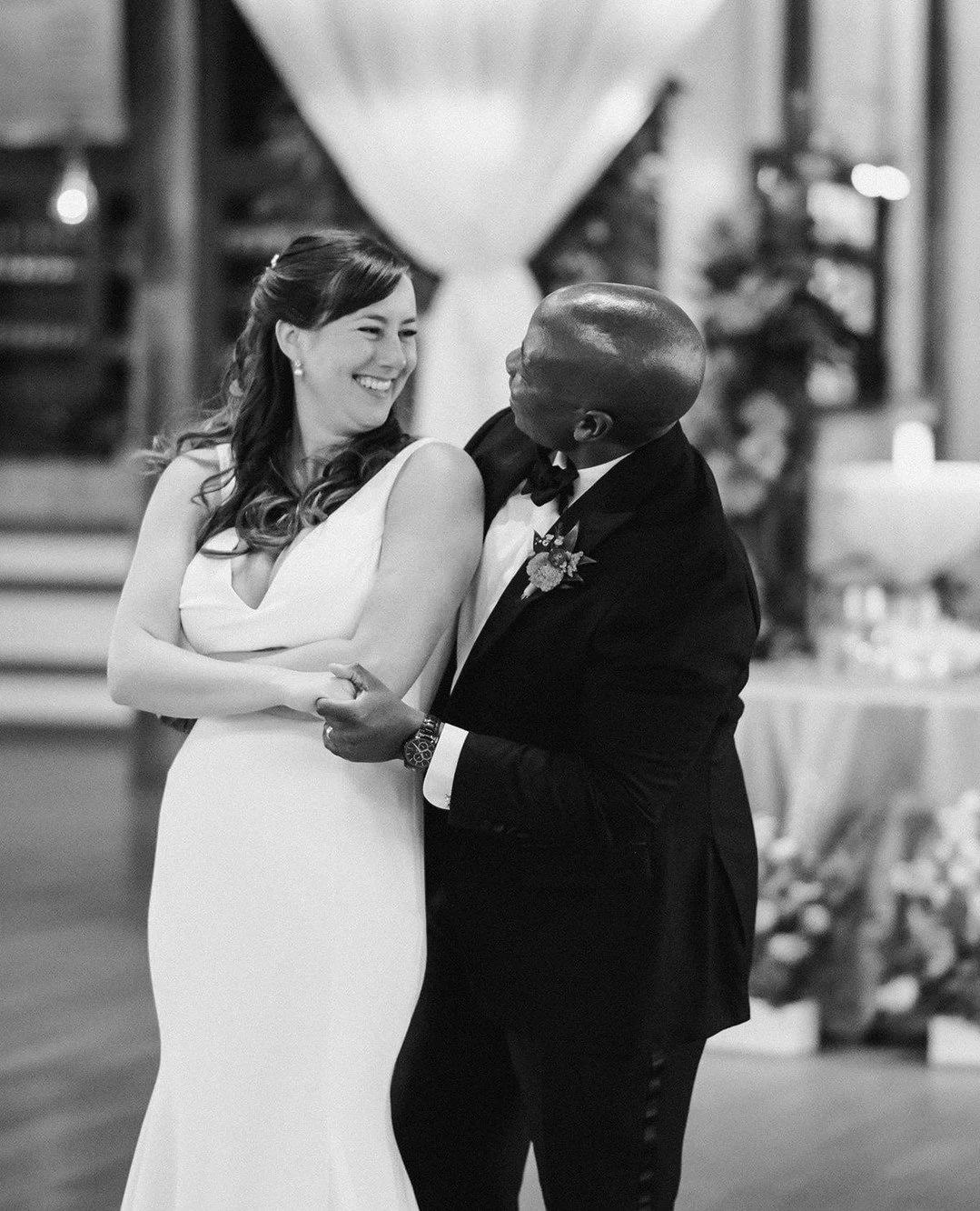 First Dance Friday!⁠
⁠
&bull;⁠
&bull;⁠
&bull;⁠
⁠
Planning &bull; yours truly @somethingfabulousweddings ⁠
Venue &bull; @thecottonroom⁠
Photographer &bull; @tomwaldenberg.photo⁠
Flowers &bull; @firesidefarm⁠
DJ &bull; @iamdjharlem⁠
Hair &amp; Makeup &