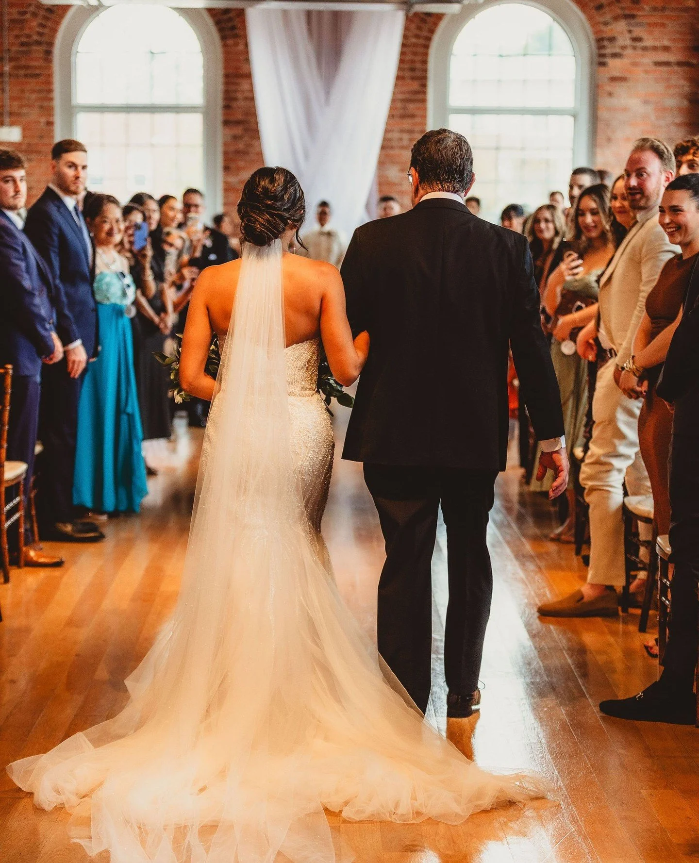 Walk down the Aisle Wednesday!⁠
⁠
&bull;⁠
&bull;⁠
&bull;⁠
⁠
Planning &bull; yours truly @somethingfabulousweddings ⁠
Venue, Dessert, Catering &amp; Bar &bull; @thecottonroom⁠
Photographer &bull; @rosetrailimages⁠
Flowers &bull; Ashley&rsquo;s Mom⁠
DJ