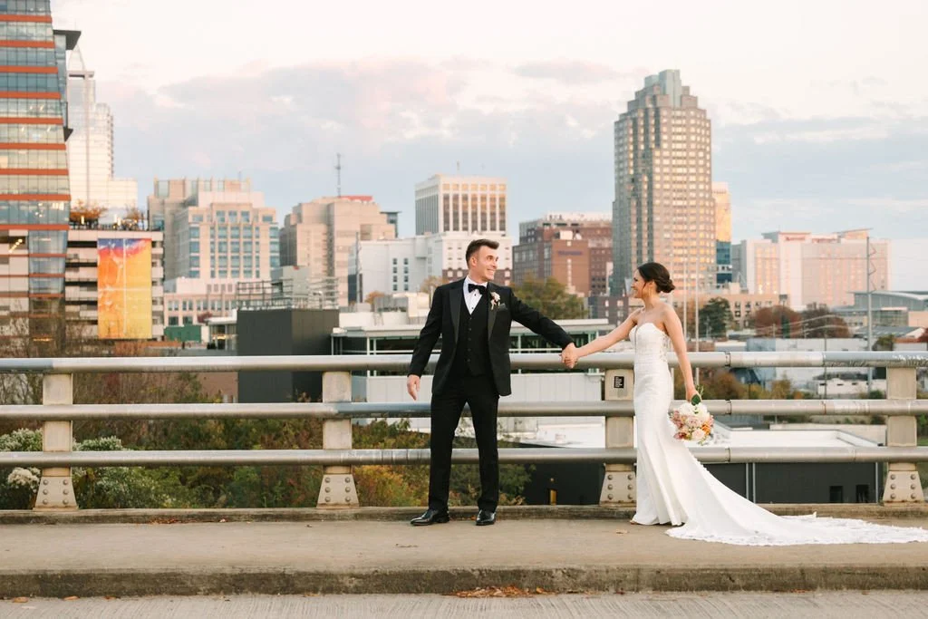 What's your favorite date night in downtown Raleigh? Tell us below ⬇️⁠
⁠
&bull;⁠
&bull;⁠
&bull;⁠
⁠
Planning &bull; yours truly @somethingfabulousweddings ⁠
Venue &amp; Bar &bull; @heightshouseweddings⁠
Photographer &bull; @pamelajahnkephotography⁠
Fl