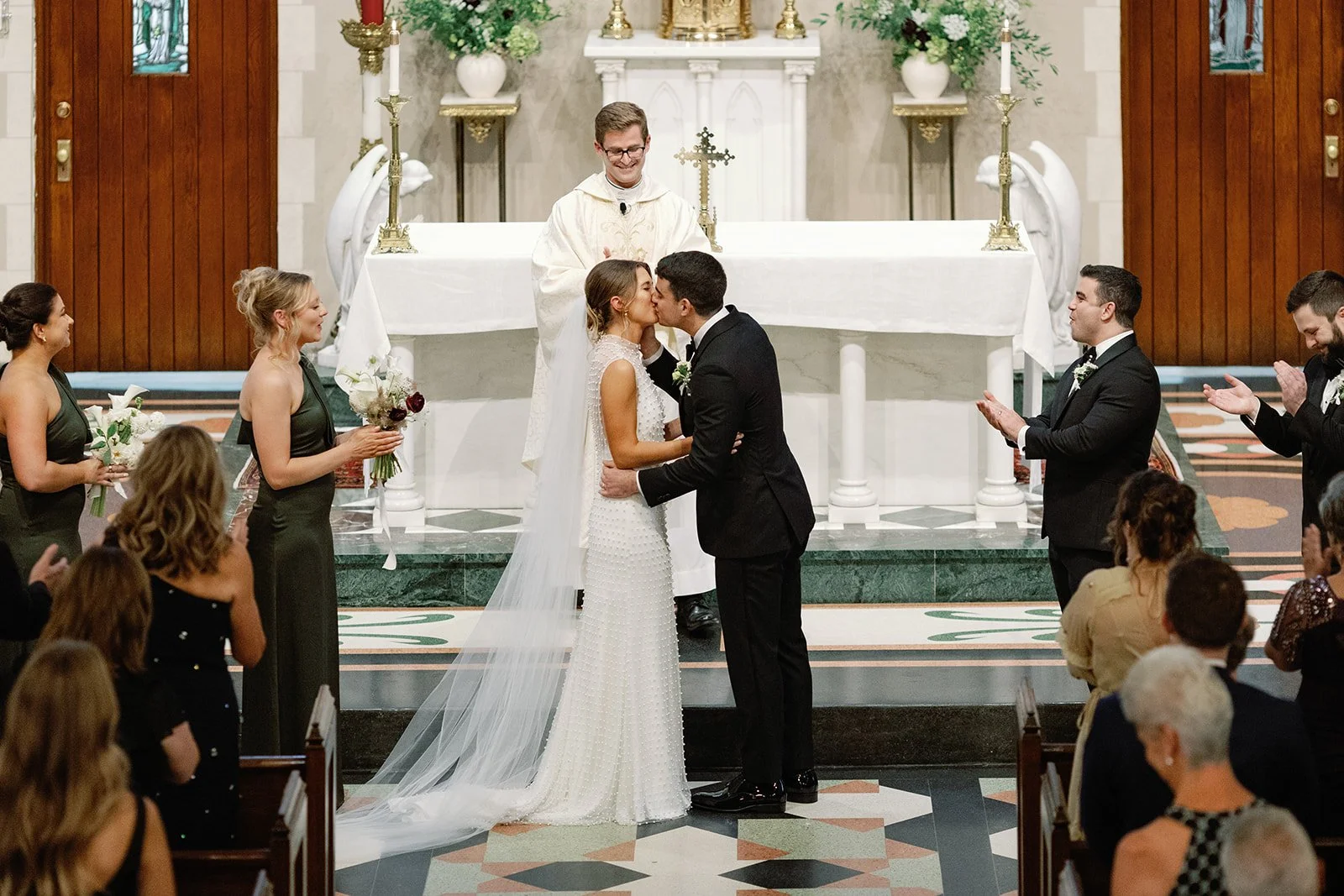 Market_Hall_Wedding_First_Kiss_Ceremony.jpg