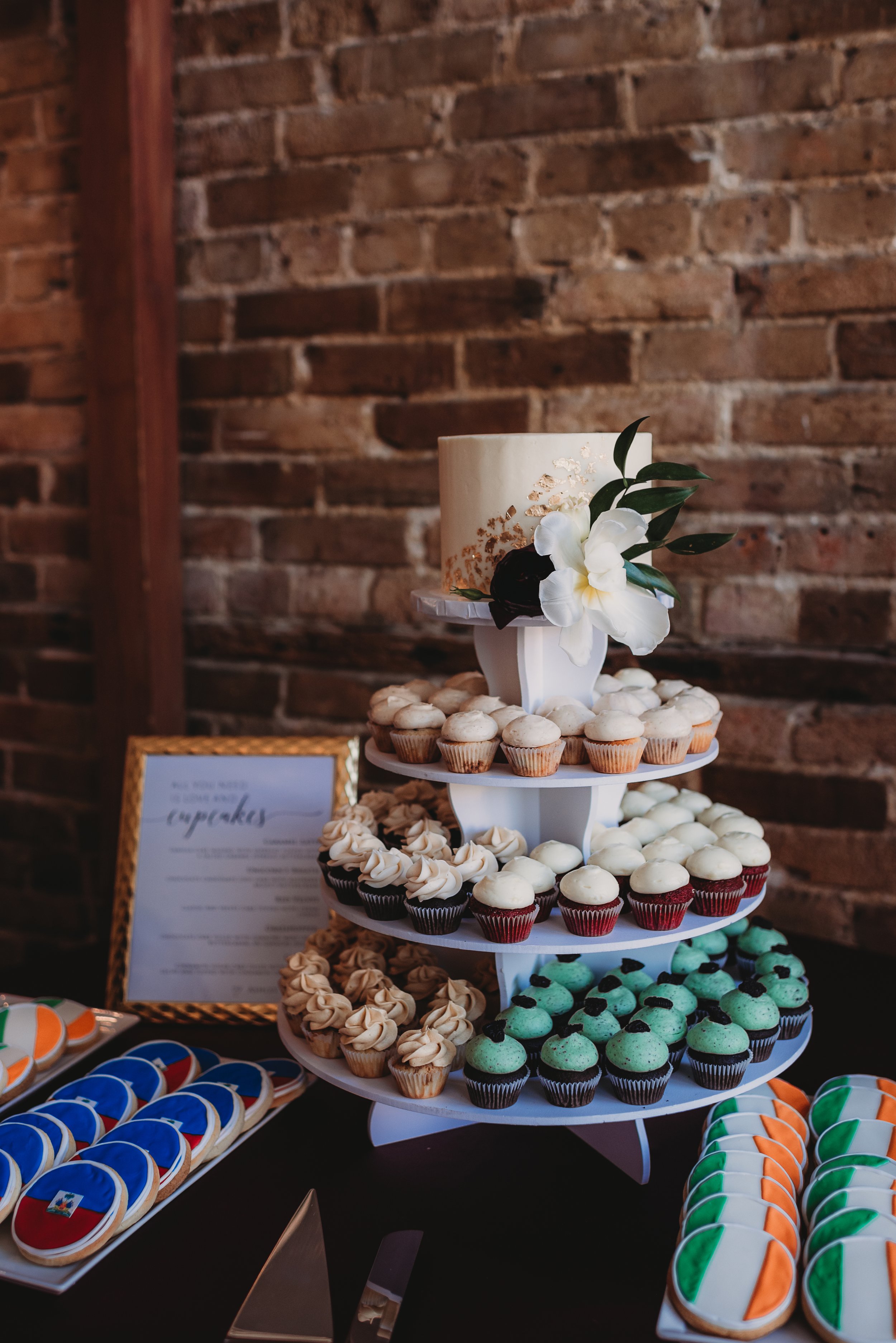 128_South_Wedding_Cake_Table.jpg