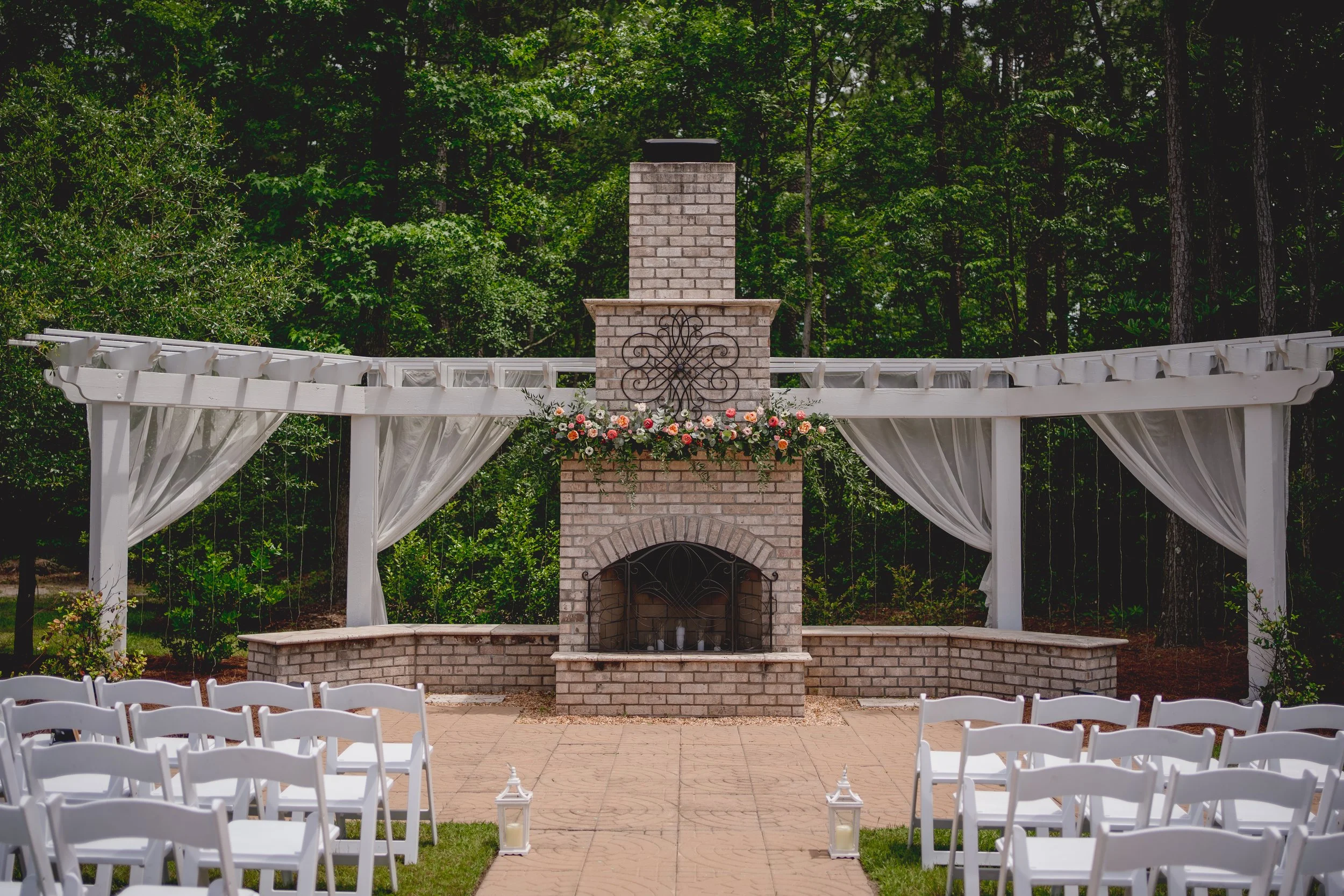 Malachi_Meadows_Wedding_Ceremony_Florals.jpg
