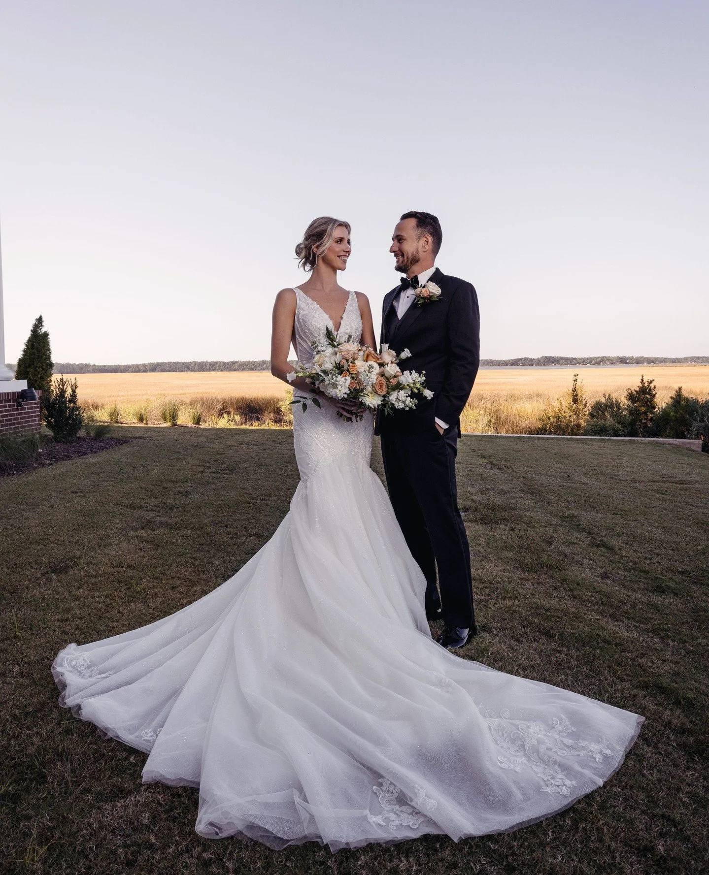 Here's a little throwback to Lauren &amp; Doug's wedding in Wilmington! Did you know when you book with us that we'll create a personalized list of vendors in Wilmington that we L-O-V-E 💌⁠
⁠
&bull;⁠
&bull;⁠
&bull;⁠
⁠
Planning &bull; yours truly @som