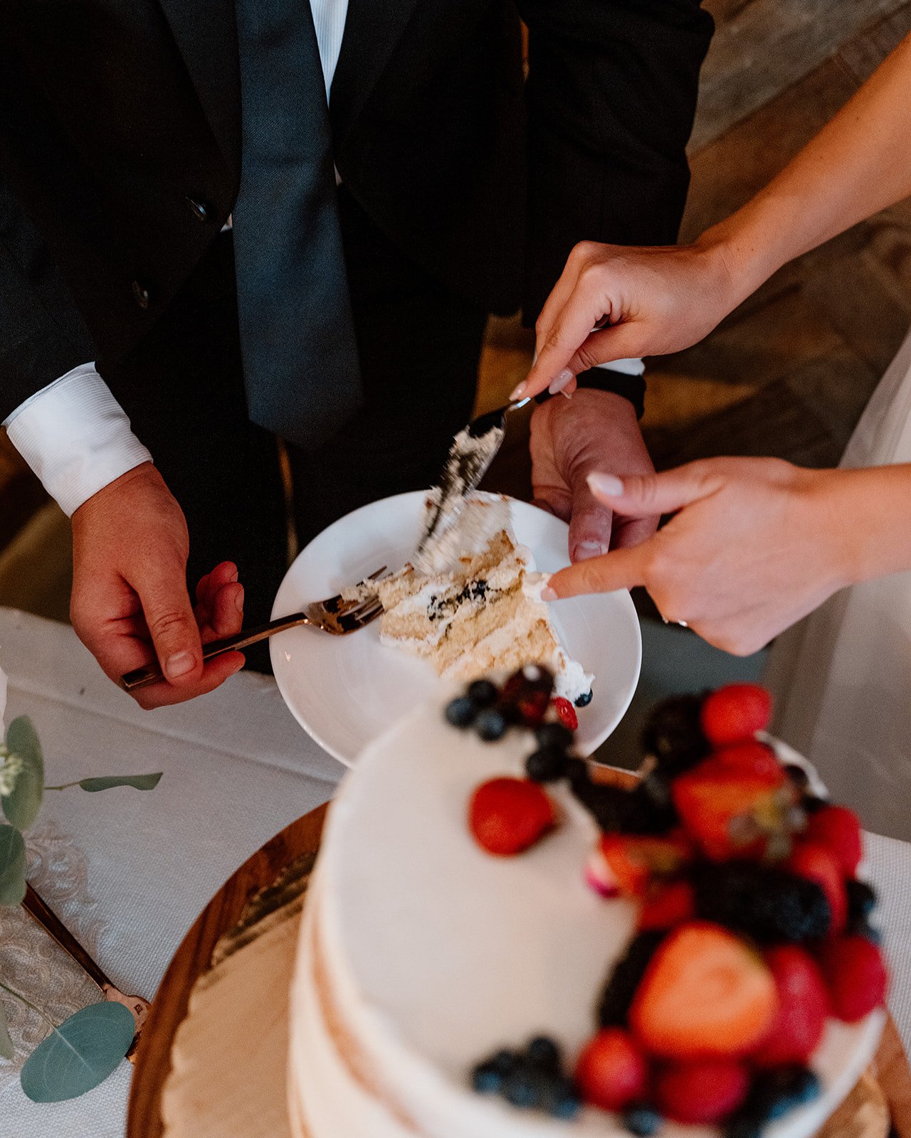 Treat Yourself Tuesday!⁠
⁠
&bull;⁠
&bull;⁠
&bull;⁠
⁠
Planning &bull; yours truly @somethingfabulousweddings ⁠
Venue &bull; @chathamstation⁠
Photographer &bull; @toujoursphoto⁠
Flowers &bull; @lilacfloraldecor⁠
DJ and Photobooth &bull; @bunndjco⁠
Hair