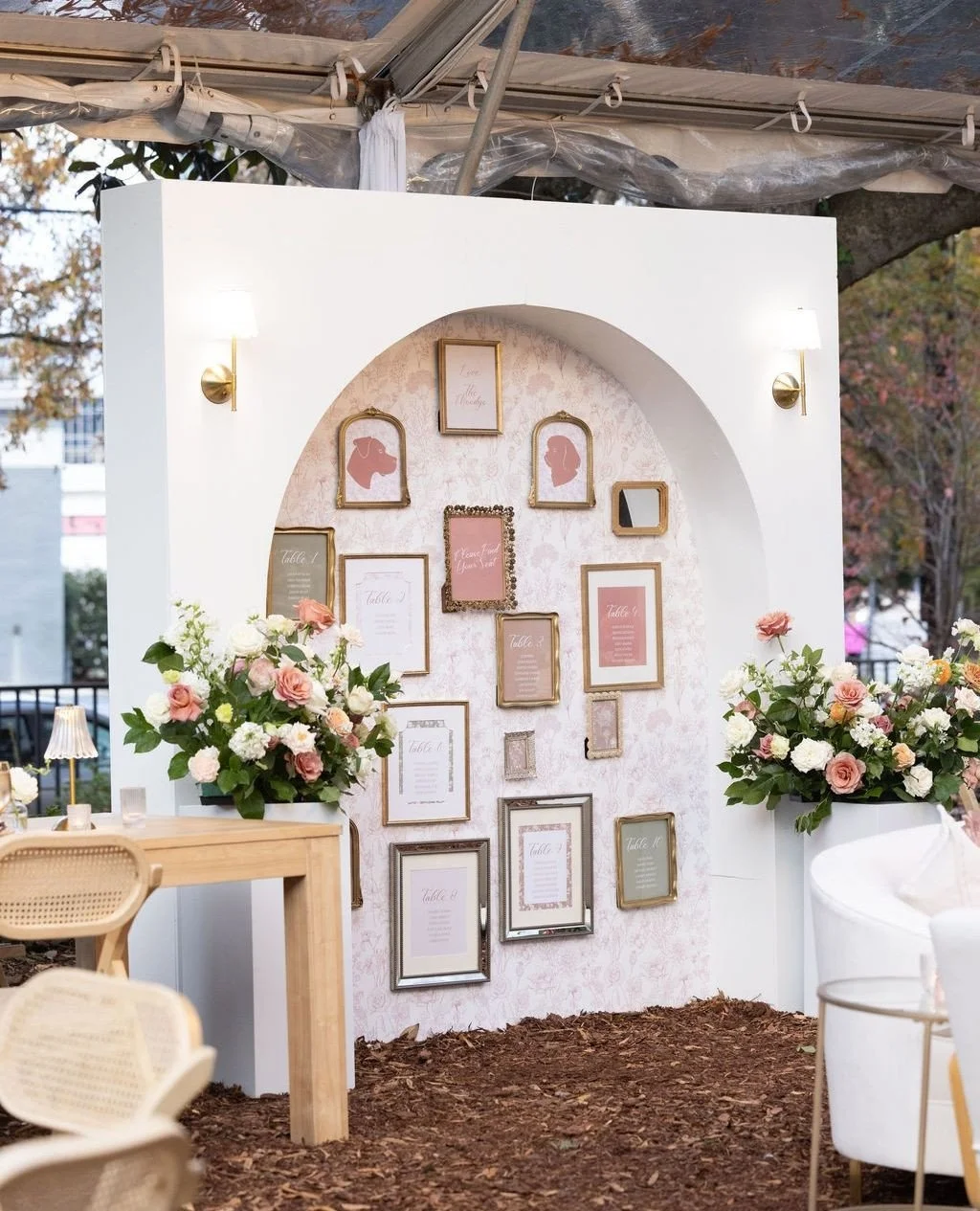 Have y'all checked our Pinterest? Check it out here for some design inspiration: https://pin.it/6BjHlmBS2⁠
⁠
&bull;⁠
&bull;⁠
&bull;⁠
⁠
Planning &bull; yours truly @somethingfabulousweddings ⁠
Venue &amp; Bar &bull; @heightshouseweddings⁠
Photographer