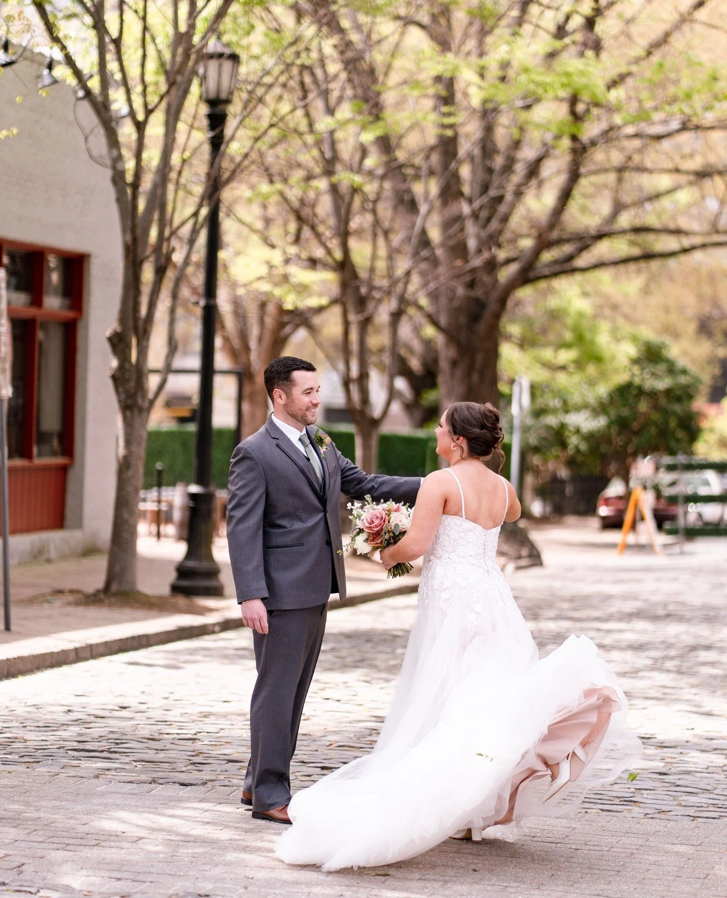 Happy Anniversary to Hannah &amp; Rob ❣️⁠
⁠
&bull;⁠
&bull;⁠
&bull;⁠
⁠
Planning &bull; yours truly @somethingfabulousweddings ⁠
Venue &bull; @markethall1914⁠
Photographer &bull; @michelleguntonphotography⁠
Flowers &bull; @lilacfloraldecor⁠
DJ &bull; @