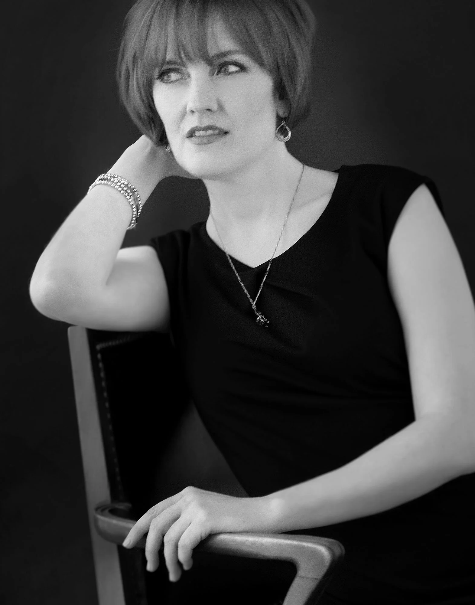 Bernstein-Portrait_Classic-Portrait-Session_Laura_1357X.jpg