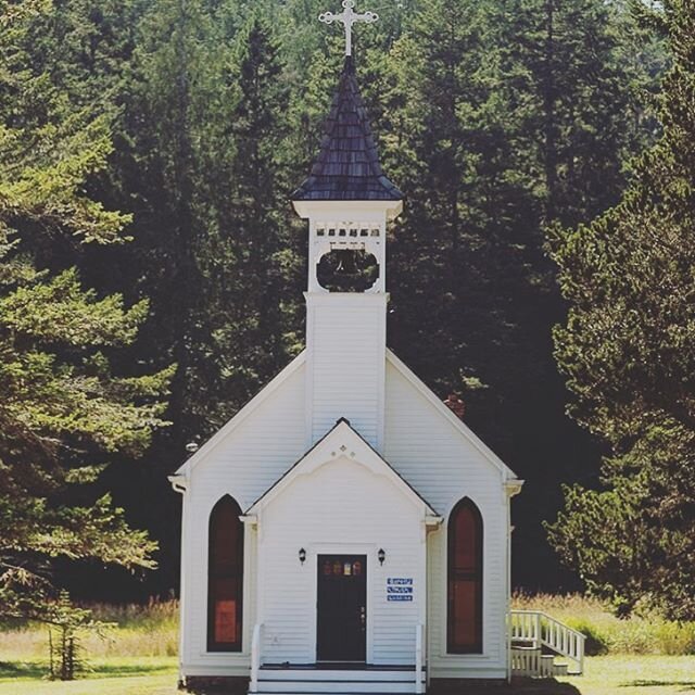 Victorian Valley Chapel.
#orcasisland #weddingplanning #wedding #chapel #romantic #washingtonstate