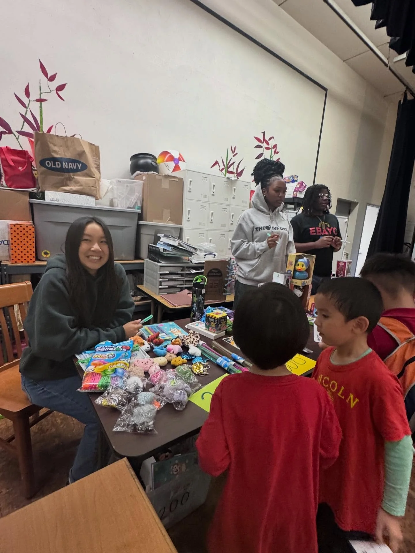 Snapshots from our tutorial days and recent events! 📚✨ Our amazing volunteers have been hard at work helping students grow, learn, and have fun outside the classroom. From tutoring sessions to exciting mentor outings supporting our fundraisers, it&r