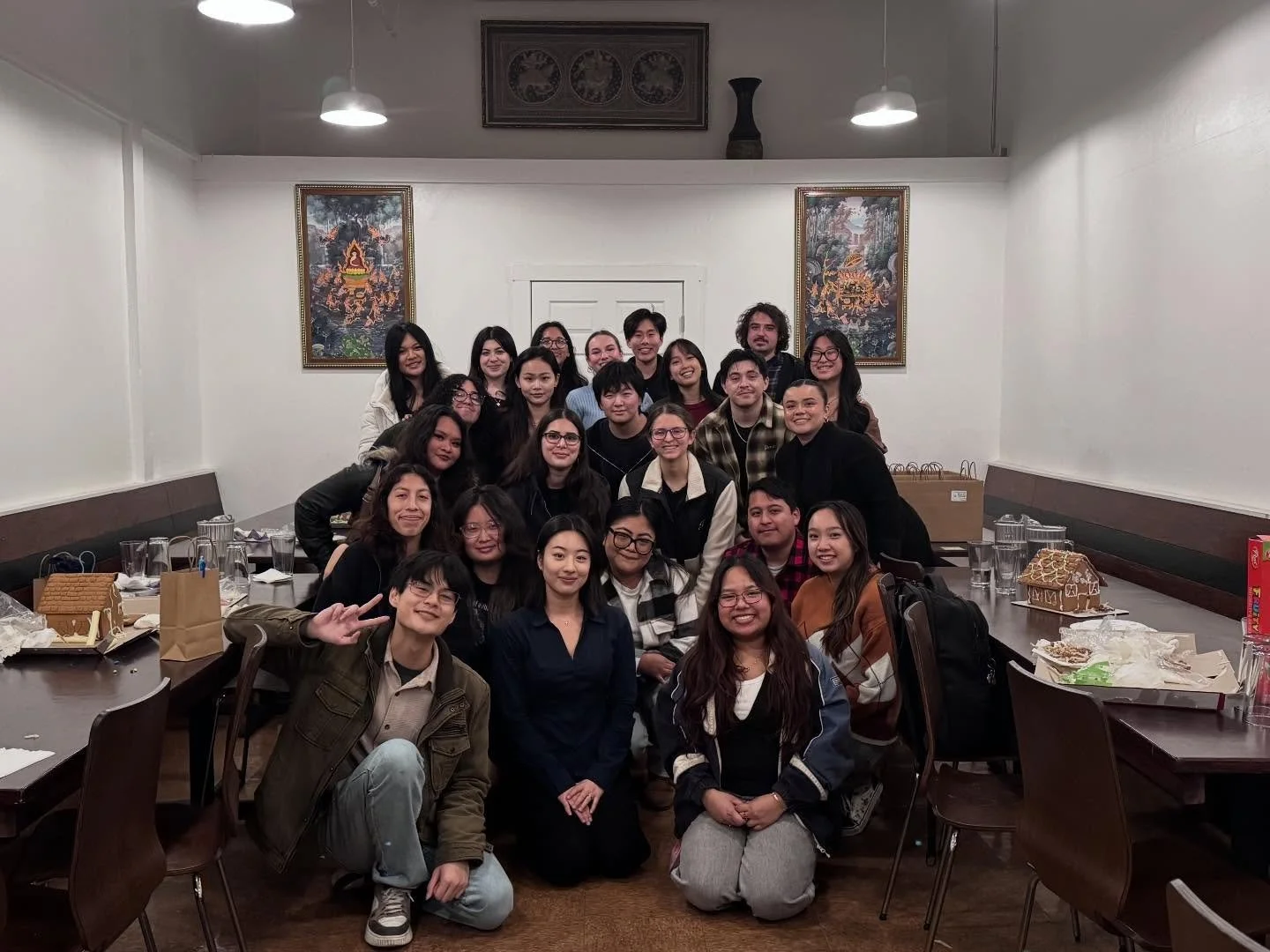 🍲 Volunteer Appreciation Dinner (VAD) 🍲
Thank you to everyone who joined us for VAD, it was such a special night celebrating our mentors for all of their dedication to supporting our students at Lincoln this semester 💙. Using mystery items, mentor