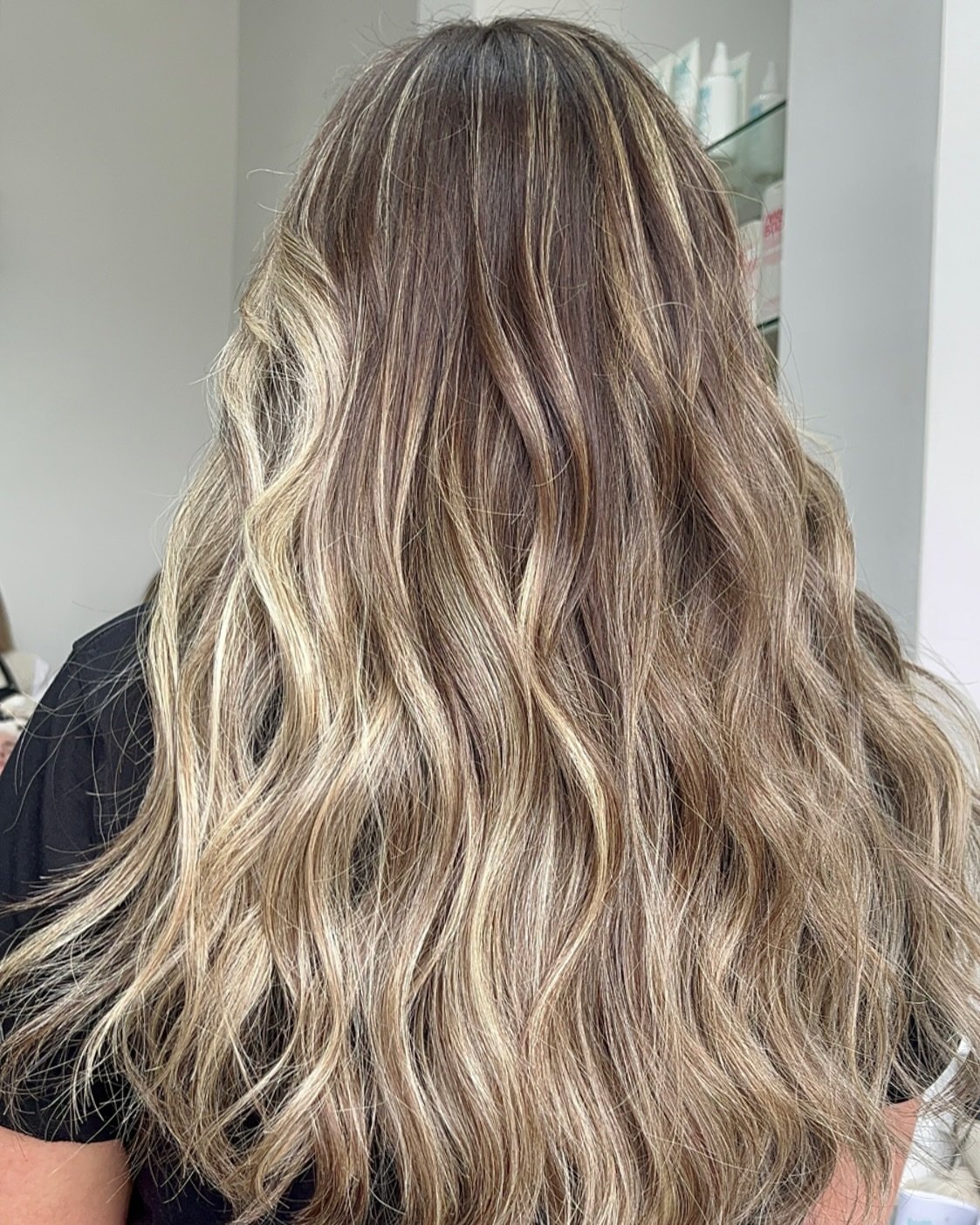 Waves for daysssss

It&rsquo;s the return of summer colour and we cannot contain our excitement 🤭

@chloehairr_ styling 
@dannilyonshair colouring
