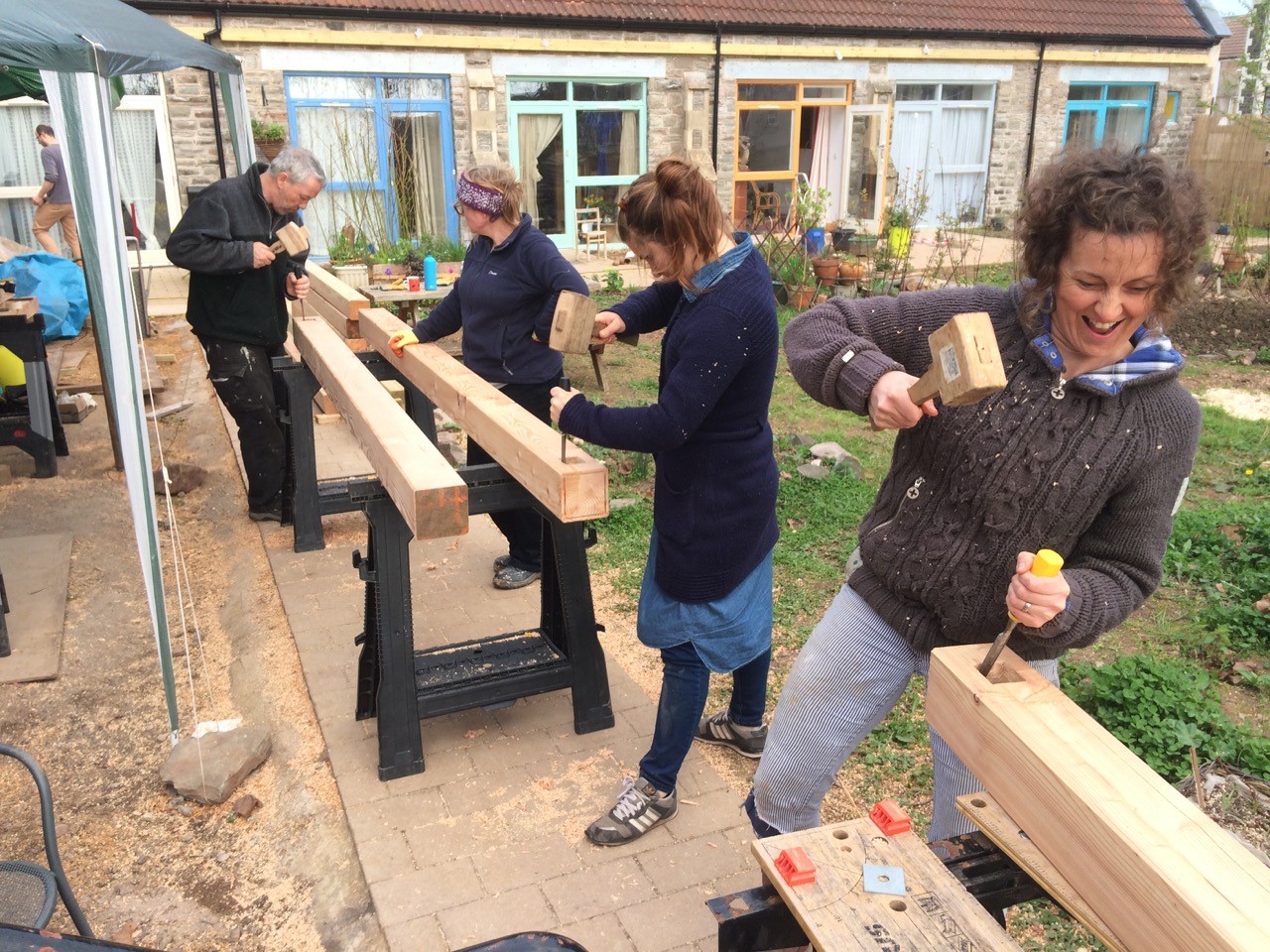 Eco-motive-Building-home-made.jpg