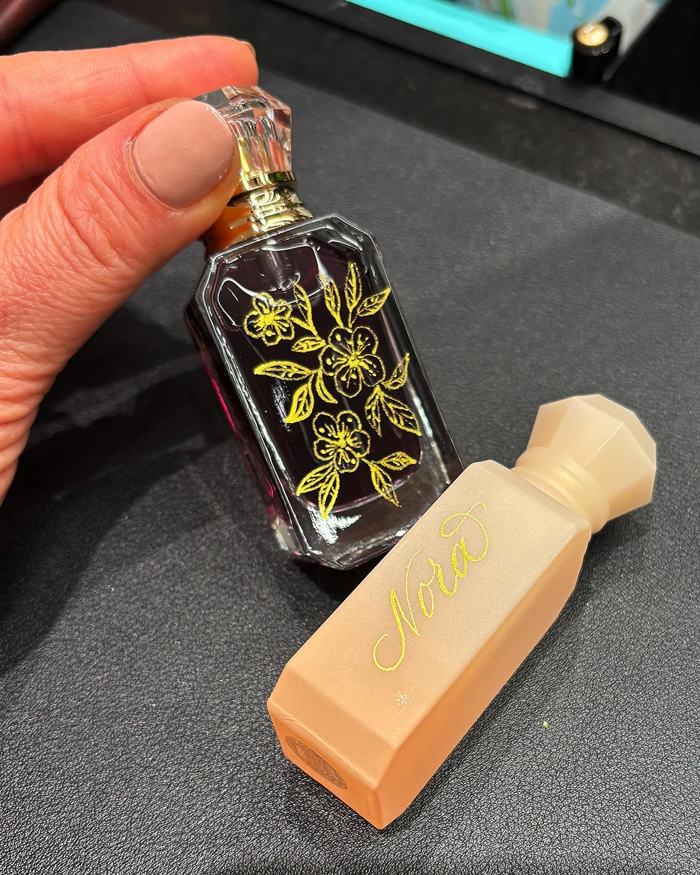 Kayali perfume personalisation floral illustrations 9.jpg