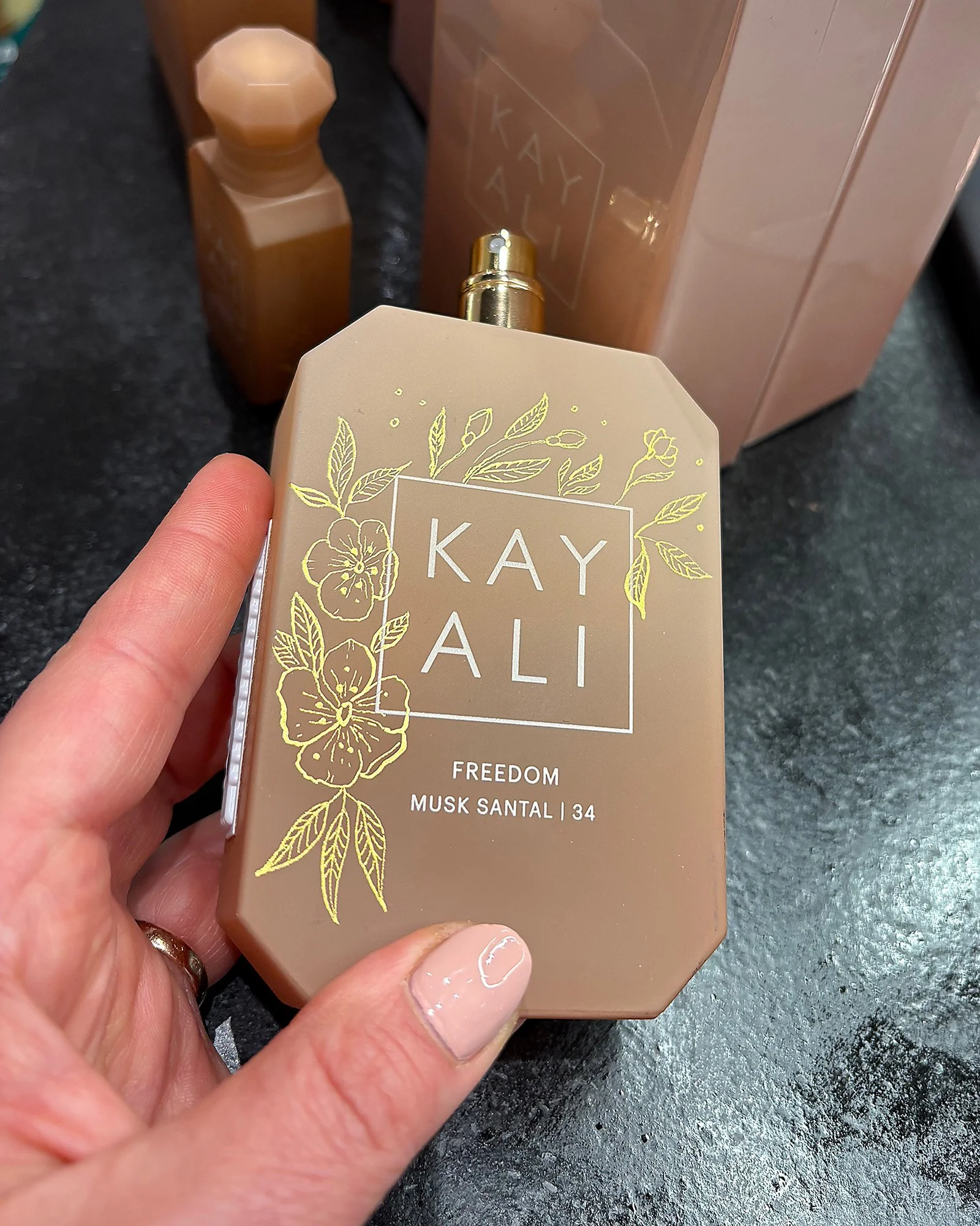 Kayali perfume personalisation floral illustrations 2.jpg