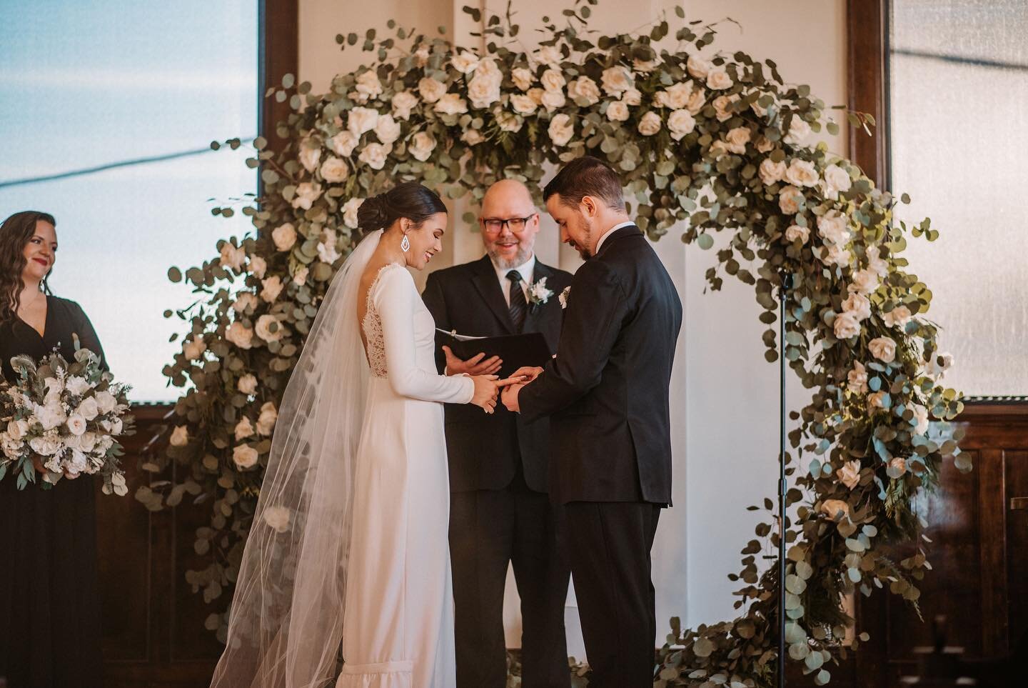 Swipe to see the JOY! 🤍 We just loved having Jada and Kevin! A truly beautiful couple with the most beautiful ceremony and celebration of vows. 📸 @openrhoadesphoto
