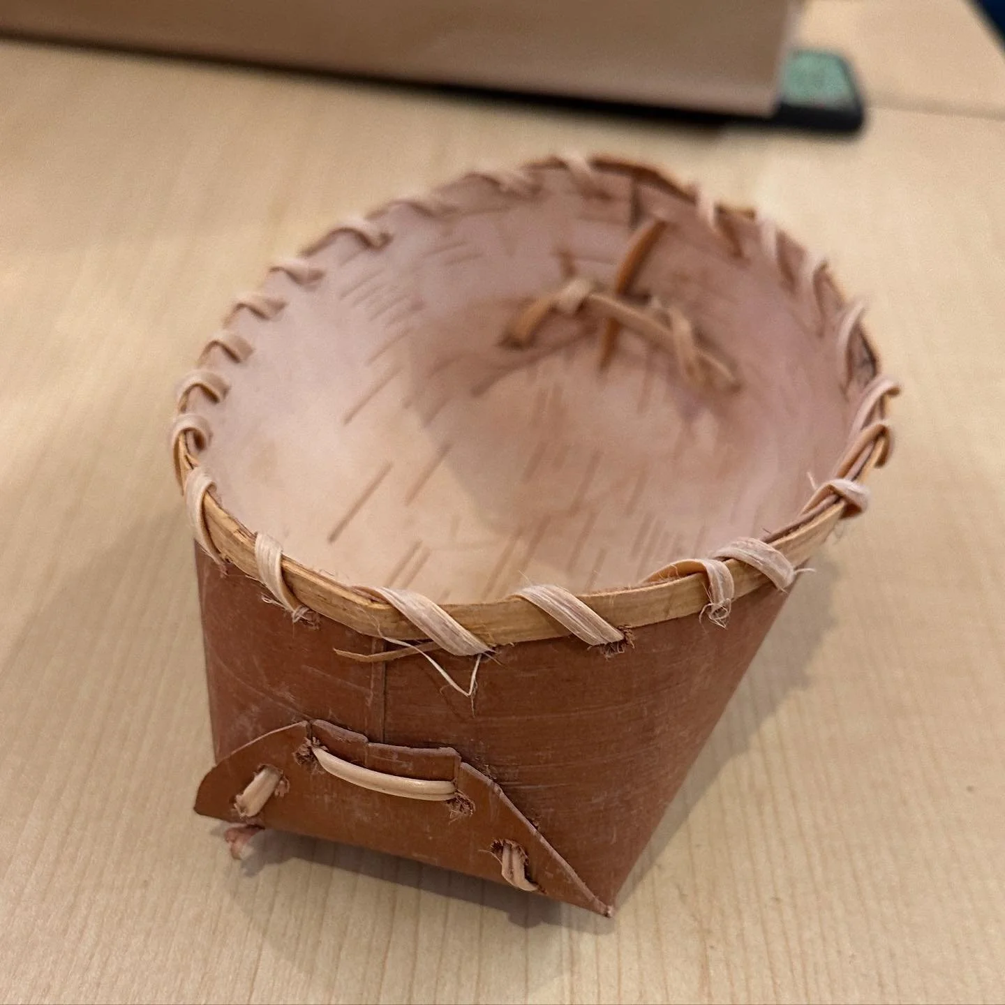 This year&rsquo;s 10th Anniversary guest artisan lineup is a wonderful sampler of techniques, materials and cultural traditions!

@johnswoodenware a Michi Saagiig Anishinaabe from Curve Lake First Nation, will be teaching how to make a traditional bi
