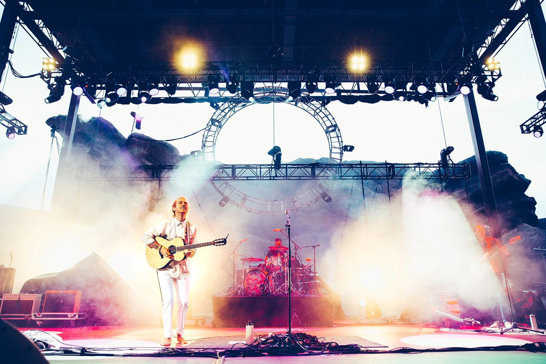SF Yoga Mag: Trevor Hall, Lighting the Night at Red Rocks
