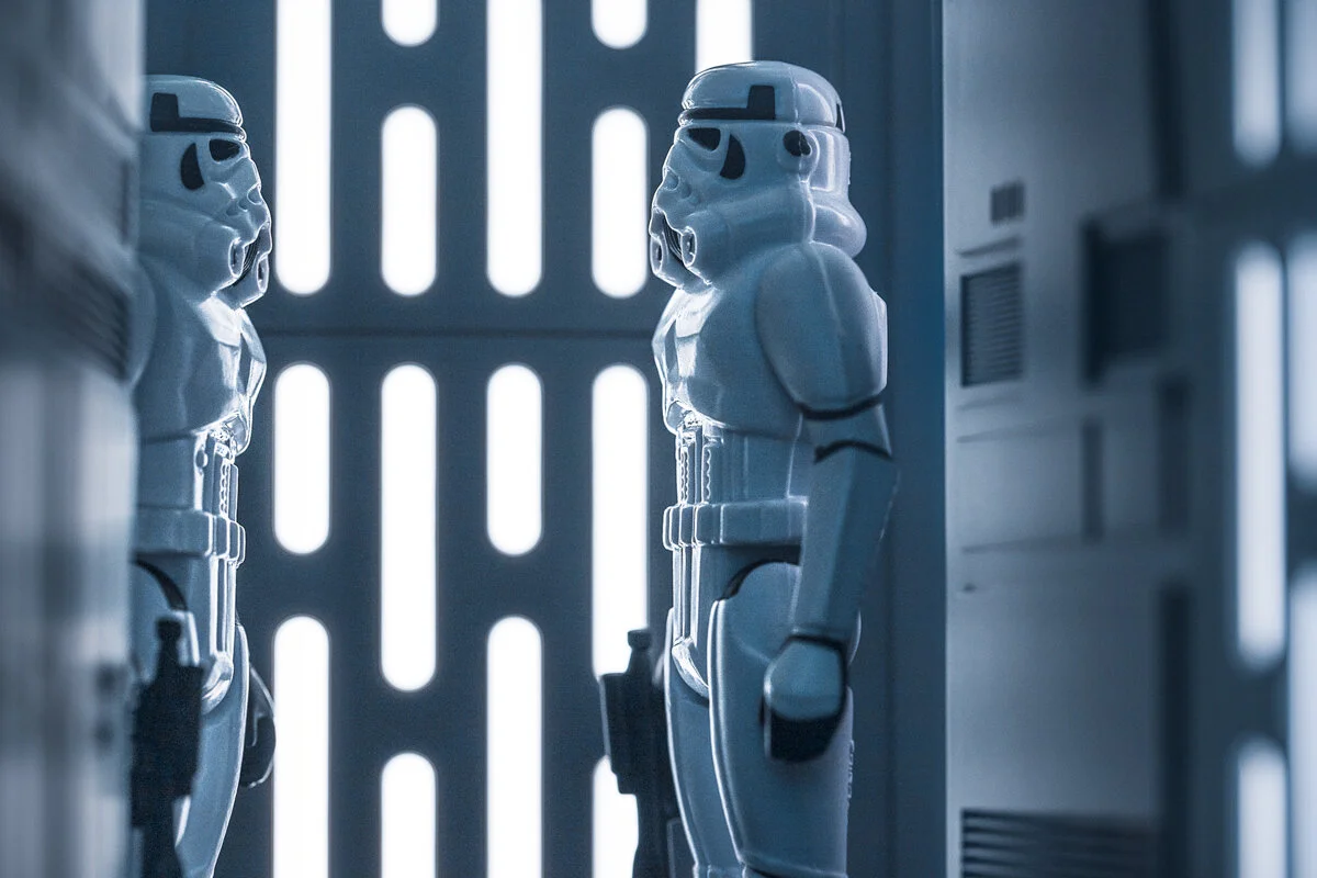 In addition, the campaign was covered by Entertainment Weekly.