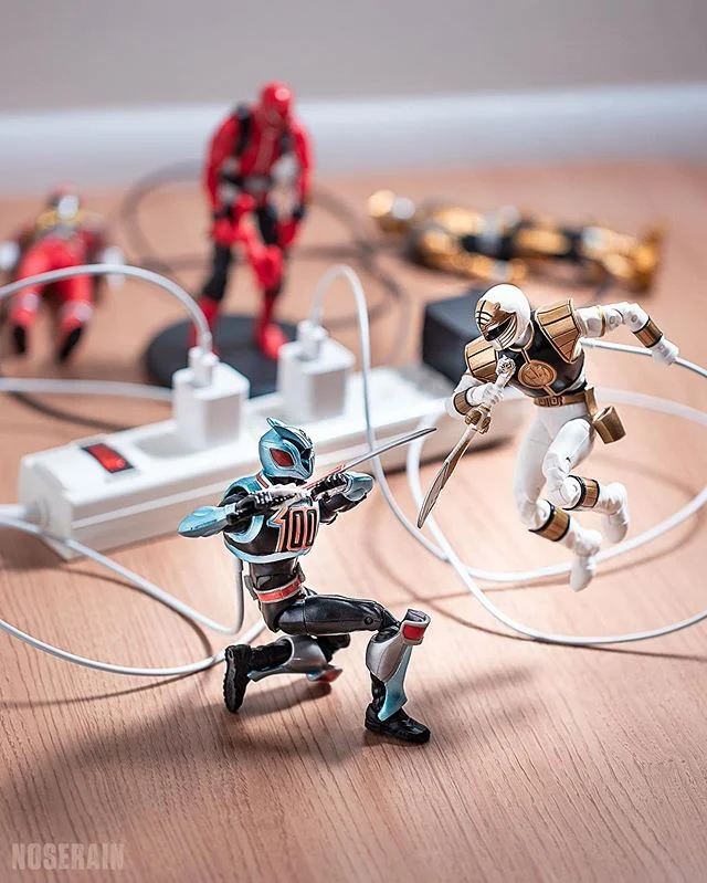 &lt;&lt;Swipe&lt;&lt;..Go Go Power Rangers! - I&rsquo;m personally a big fan of the Lightning Collection Power Rangers - Not only am I waiting to complete the Mighty Morphin squad (and villains!) that I grew up on, I&rsquo;m pleased to see these othe
