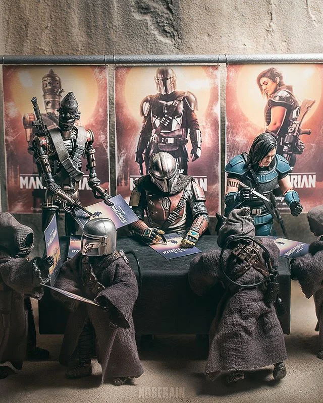 &lt;&lt;Swipe&lt;&lt;..The Mandalorian is HERE! 🤩
.
📸: @noserain
Follow for more toy photography!
.
@themandalorian @disneyplus @starwars @jonfavreau @pascalispunk @ginajcarano @lucasfilm
#toyphotography #themandalorian #disneyplus #toyphotographer
