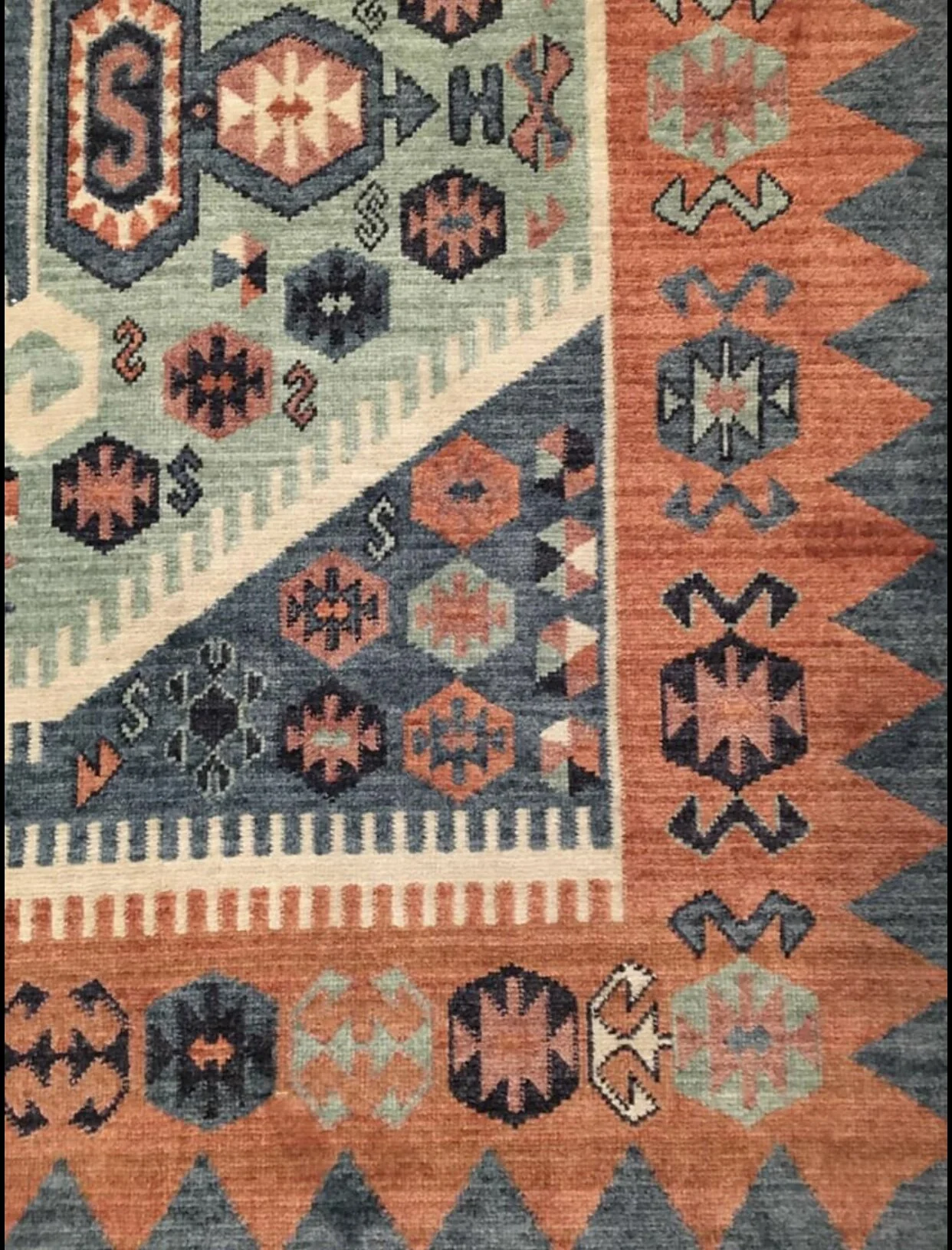 CA52F1F7-2E8C-4B87-AA06-E7CAF18C0D1B