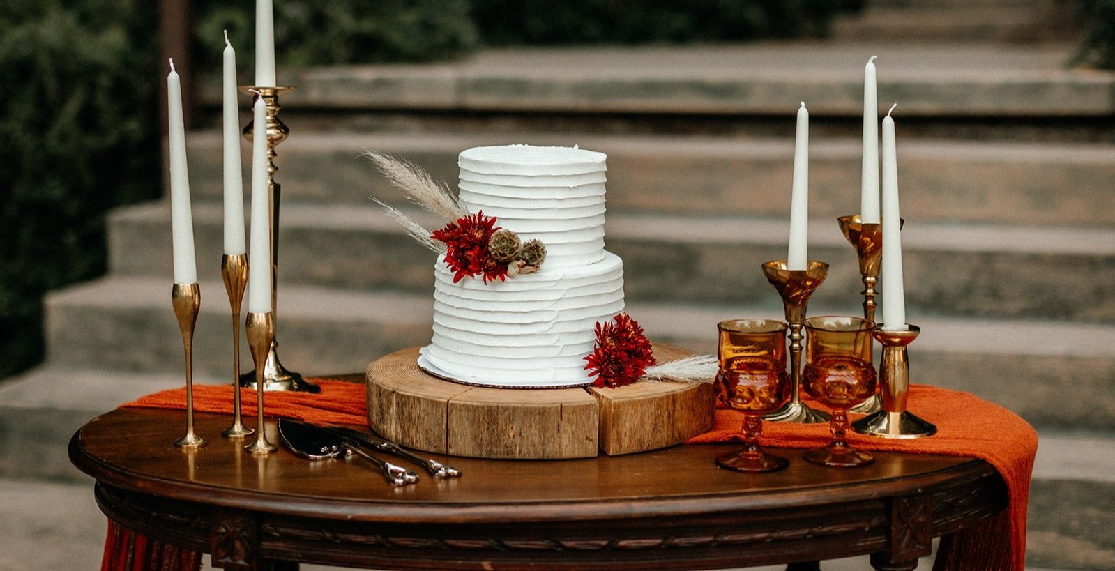 camp+s+wedding+cake+table+top.jpg